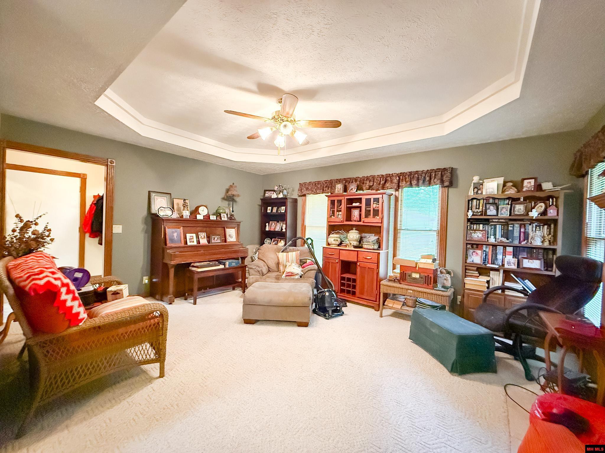 553 BAYPOINT DRIVE