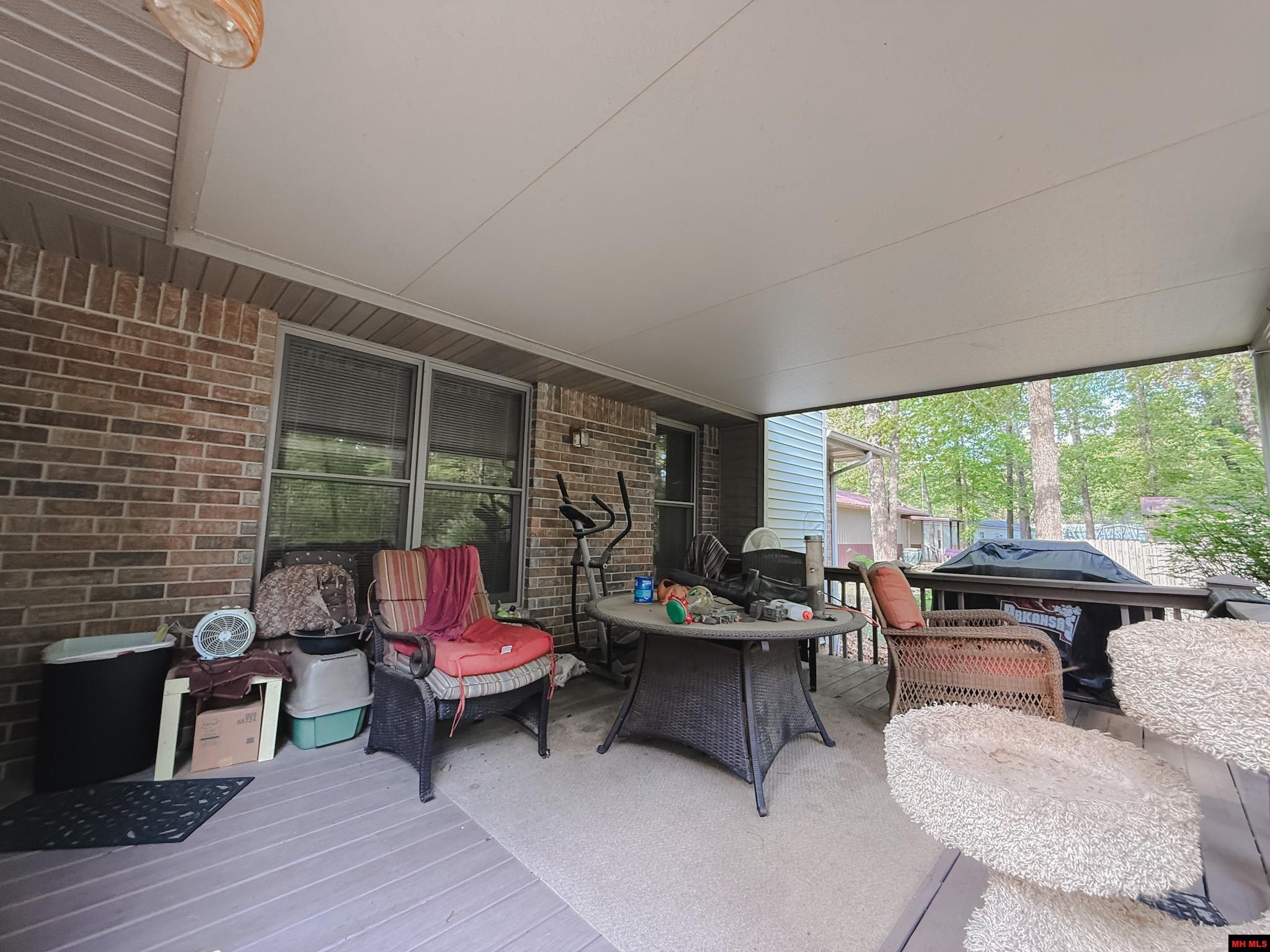 553 BAYPOINT DRIVE