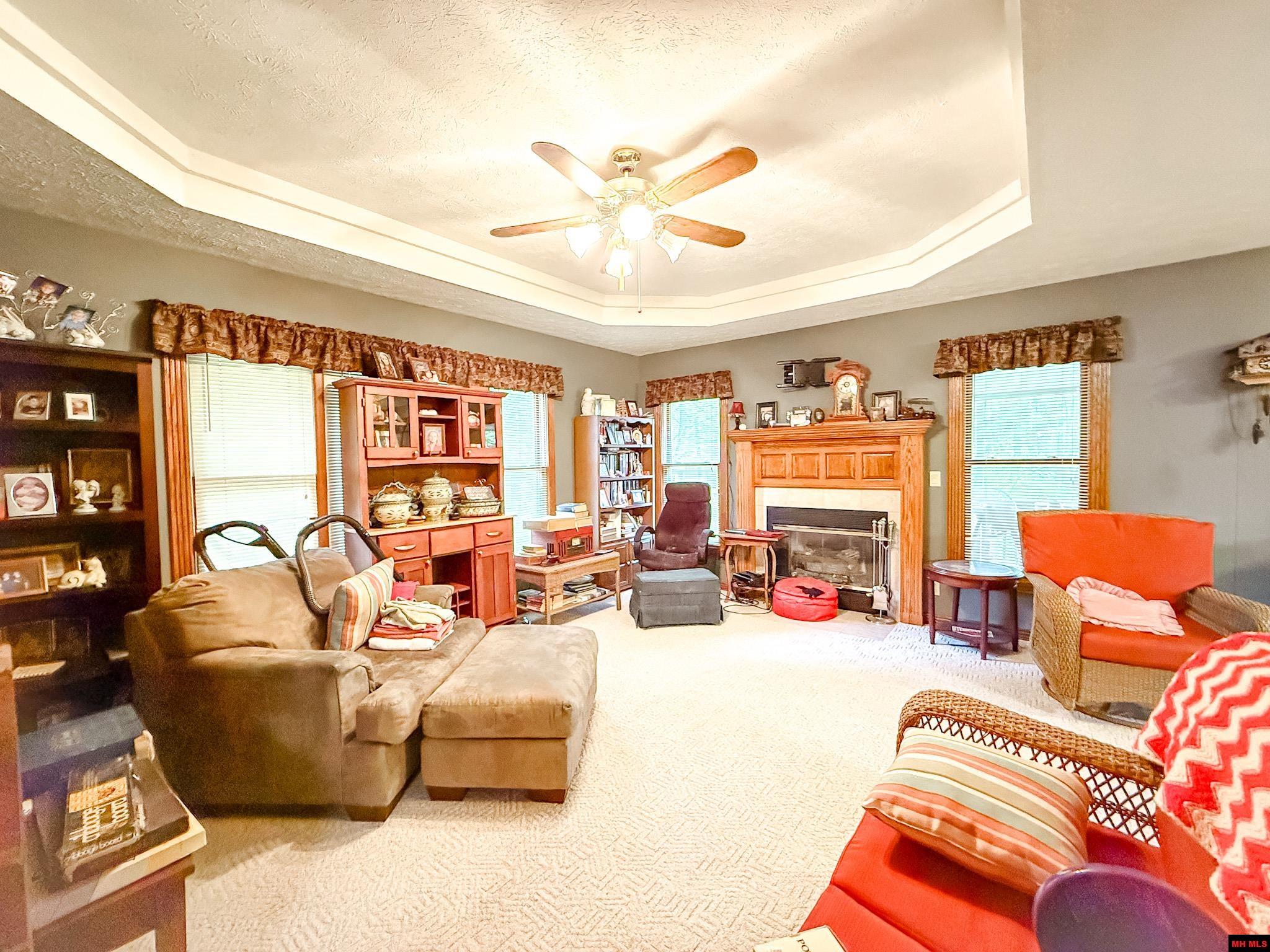 553 BAYPOINT DRIVE