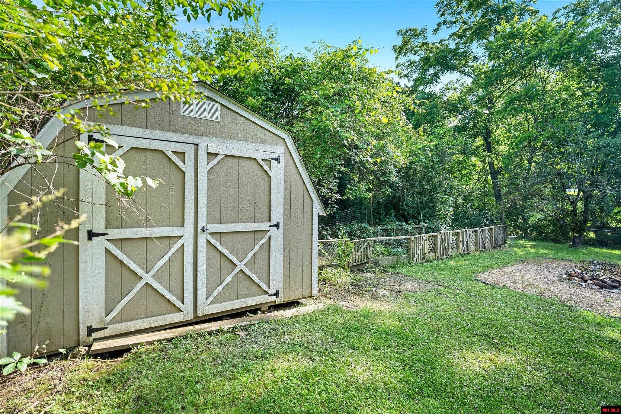 2102 DRIFTWOOD DRIVE