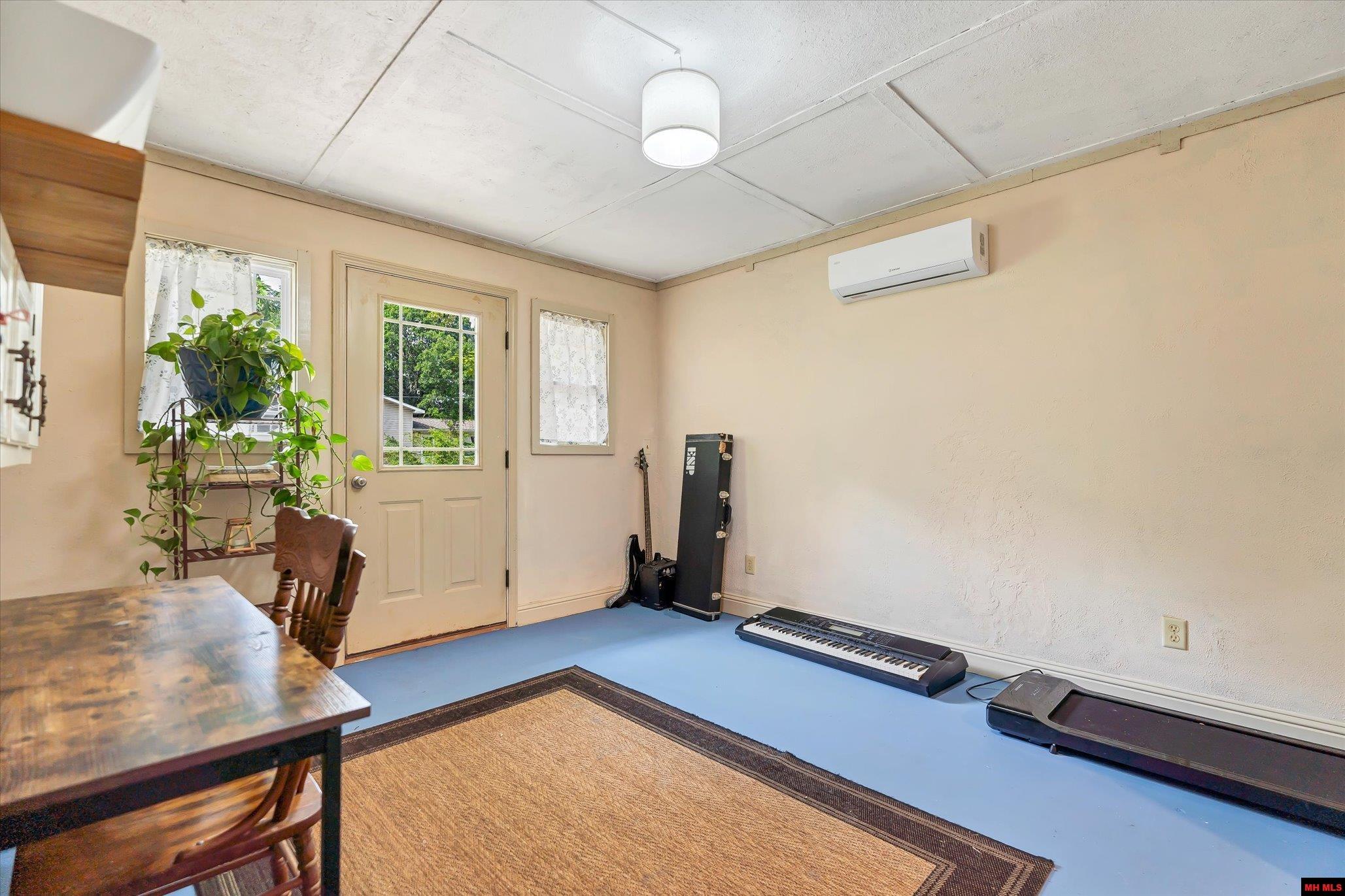 2102 DRIFTWOOD DRIVE