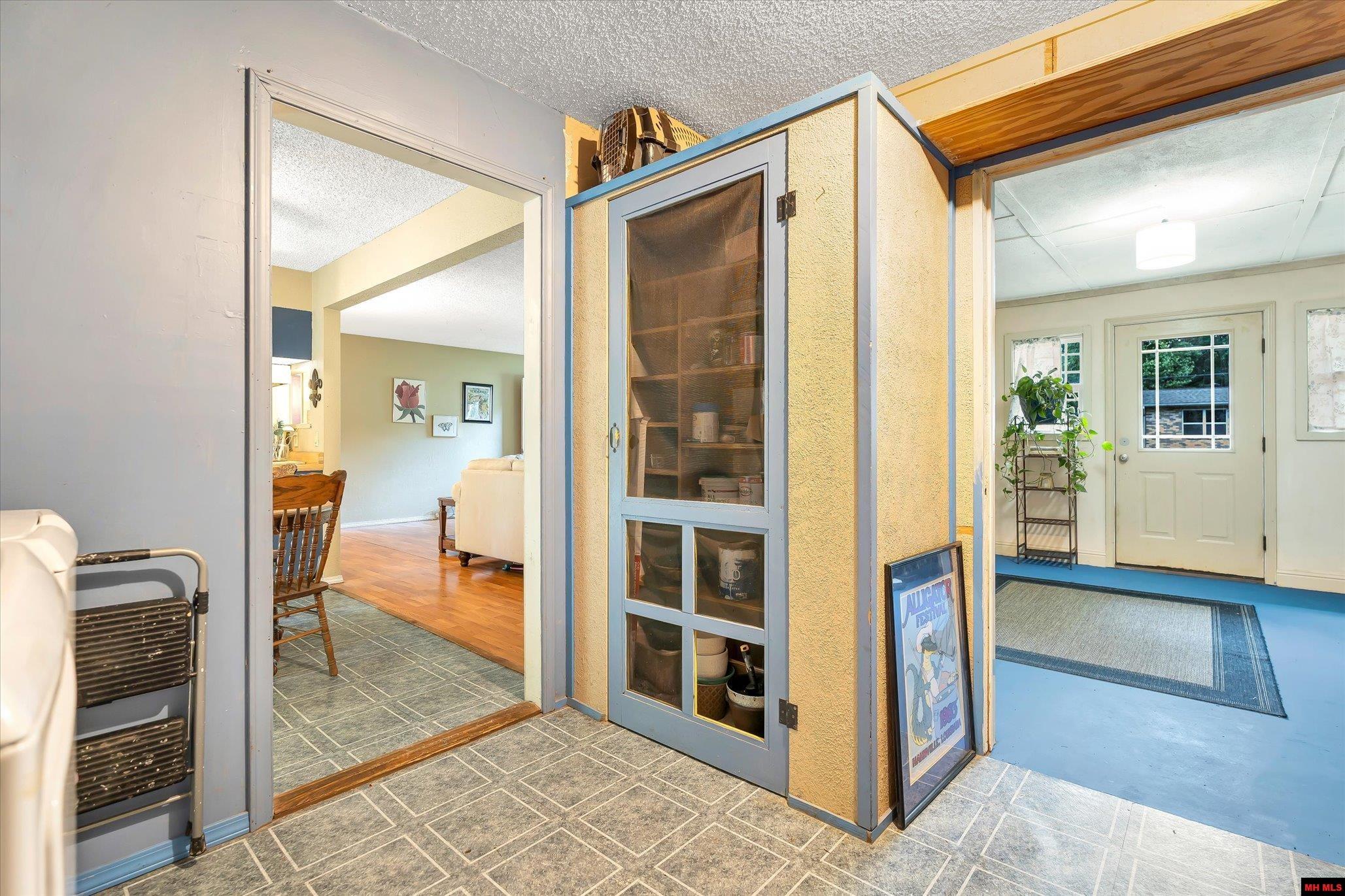 2102 DRIFTWOOD DRIVE