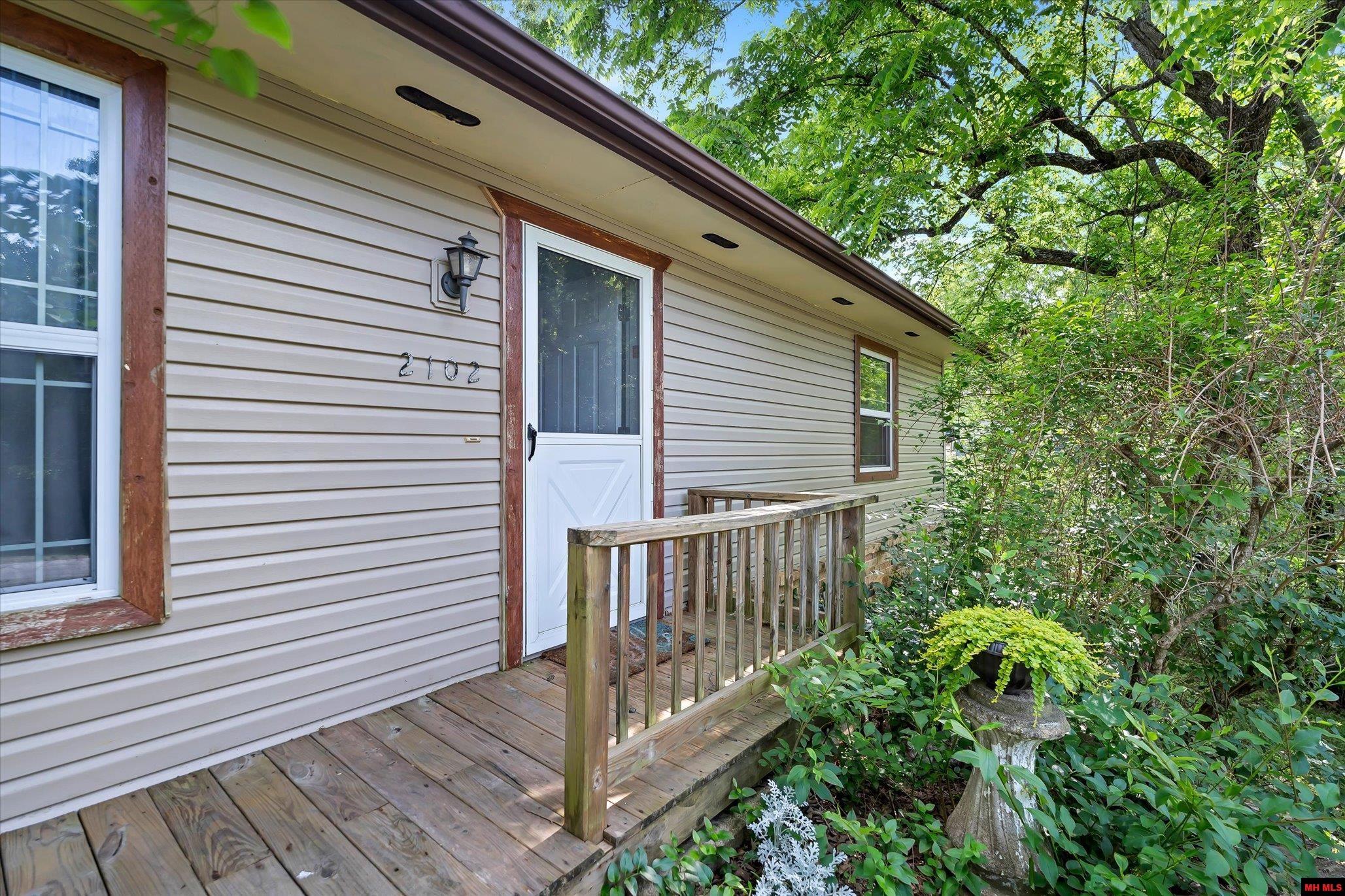 2102 DRIFTWOOD DRIVE