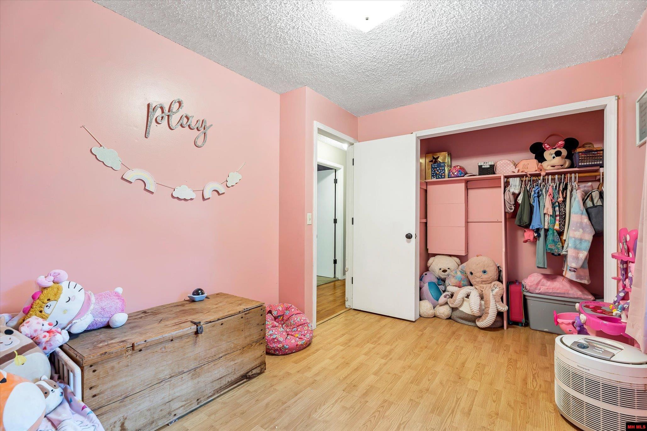 2102 DRIFTWOOD DRIVE