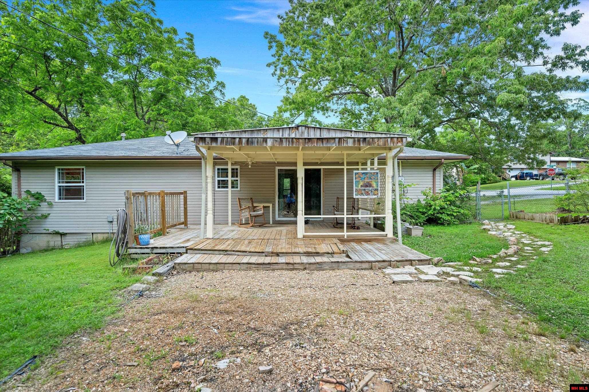 2102 DRIFTWOOD DRIVE
