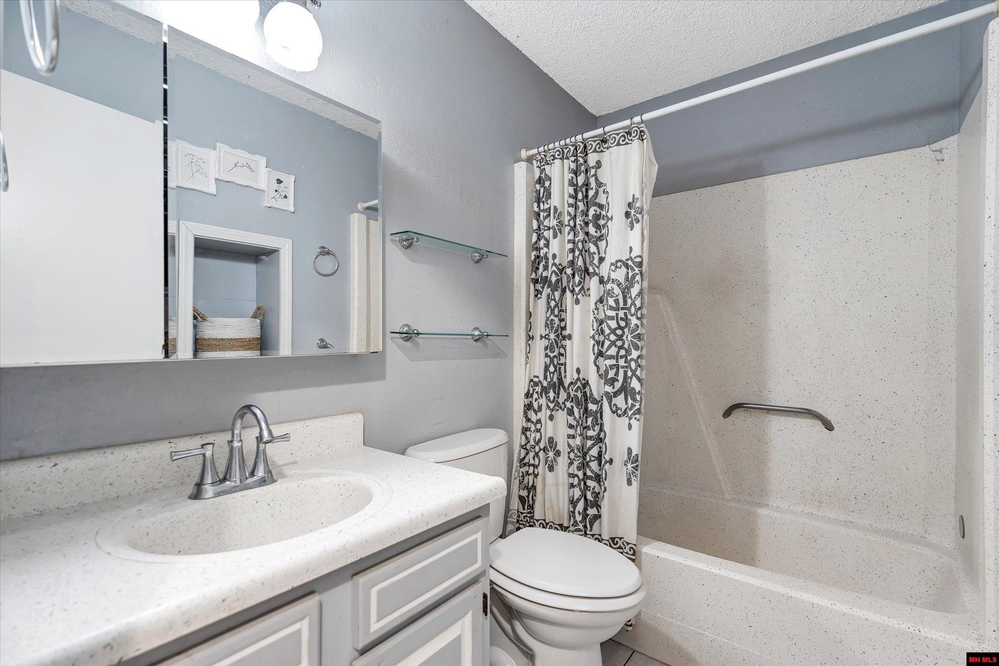2102 DRIFTWOOD DRIVE