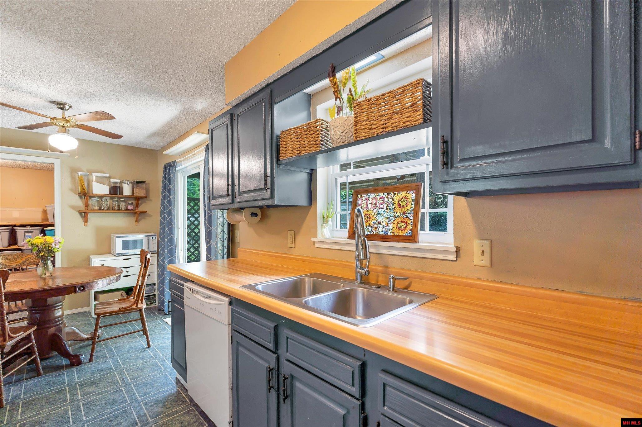 2102 DRIFTWOOD DRIVE