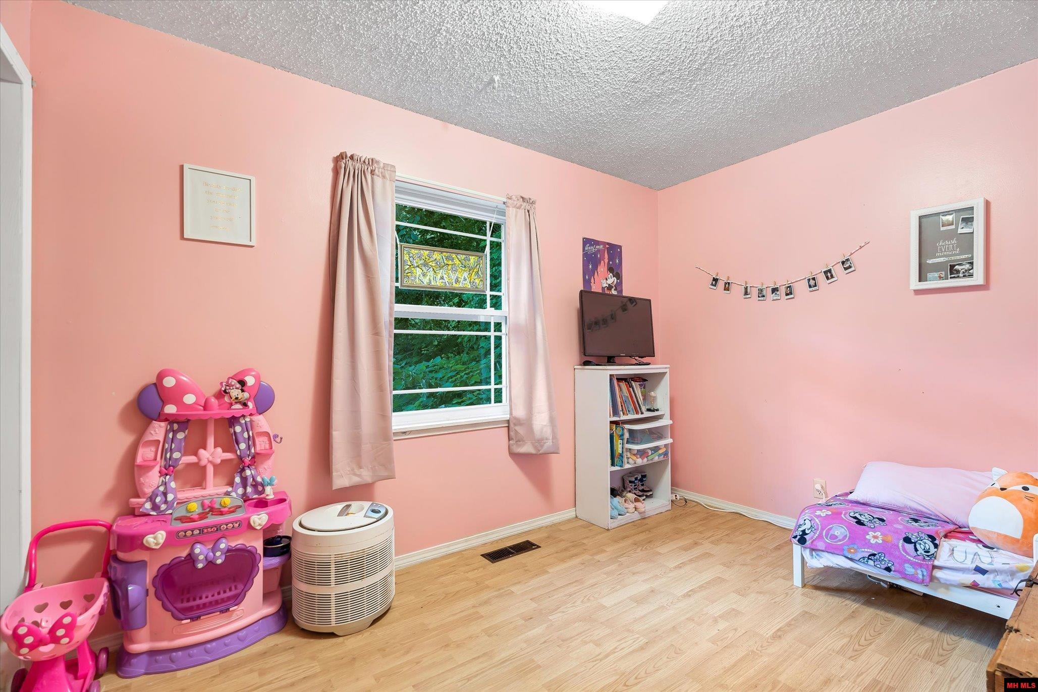 2102 DRIFTWOOD DRIVE