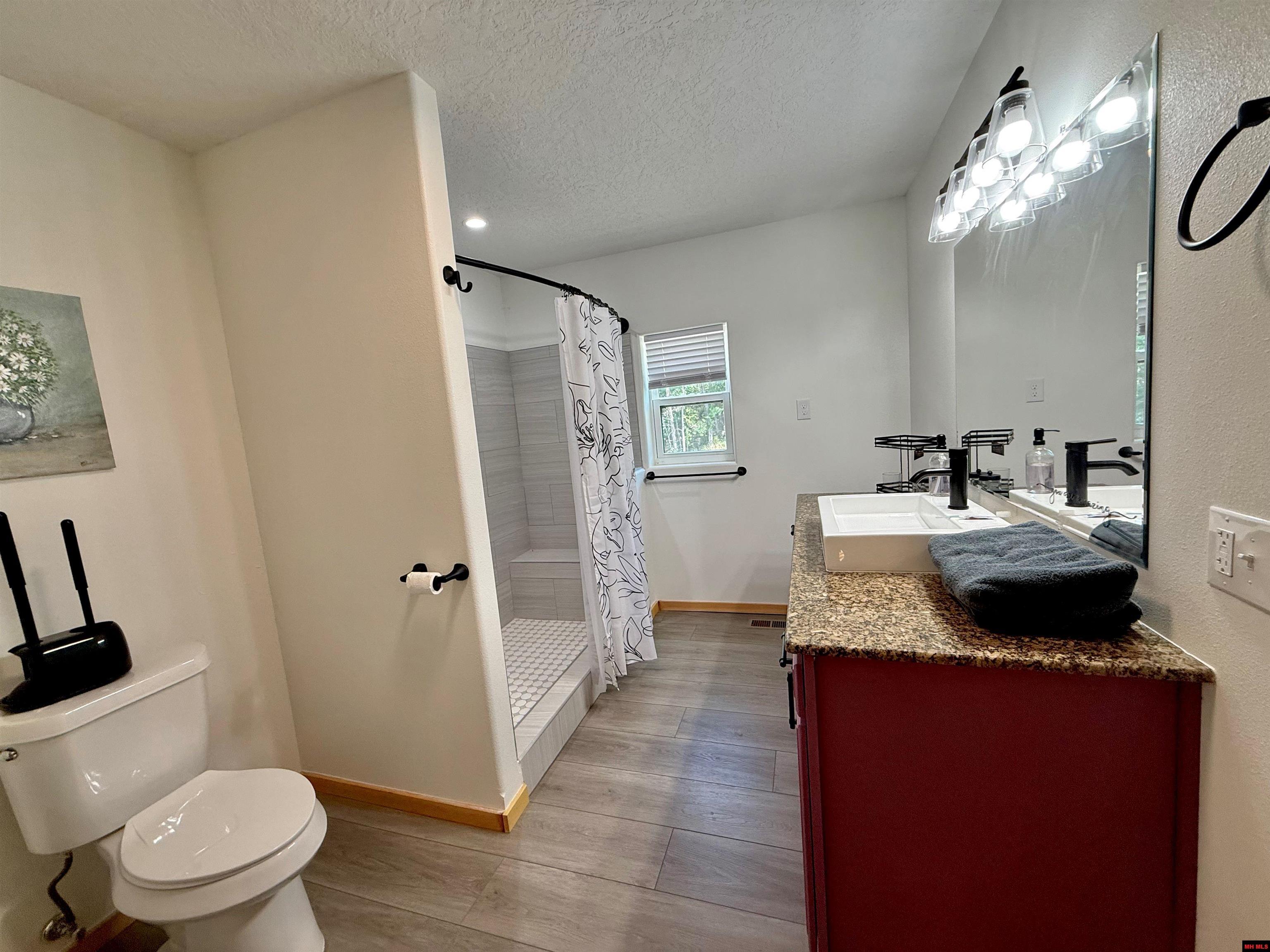100 OAK LEAF TRAIL