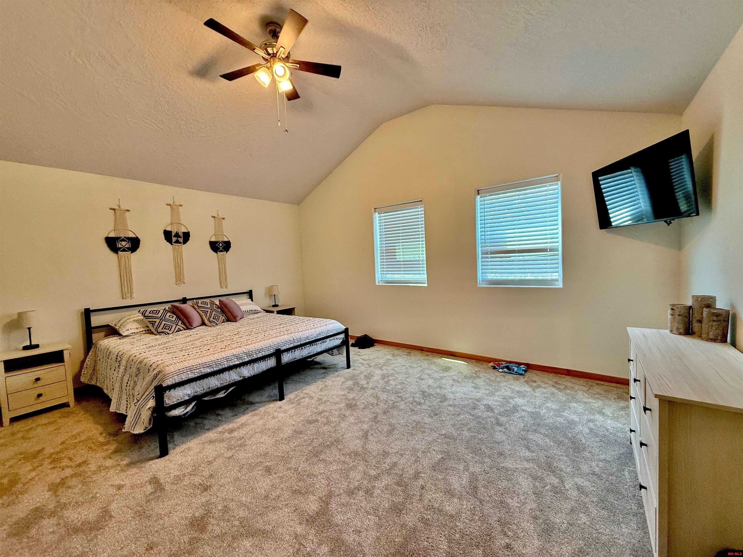 100 OAK LEAF TRAIL
