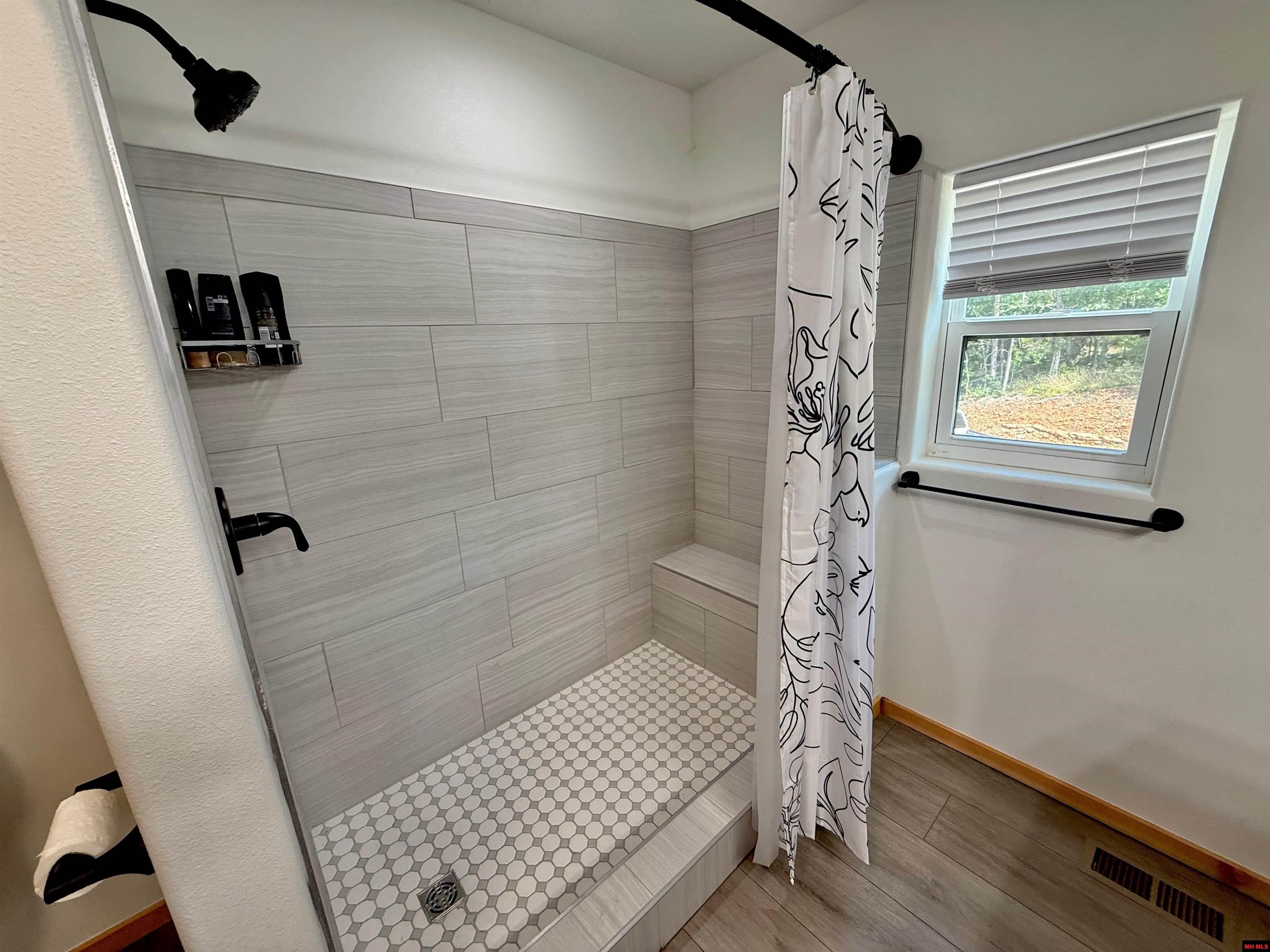 100 OAK LEAF TRAIL