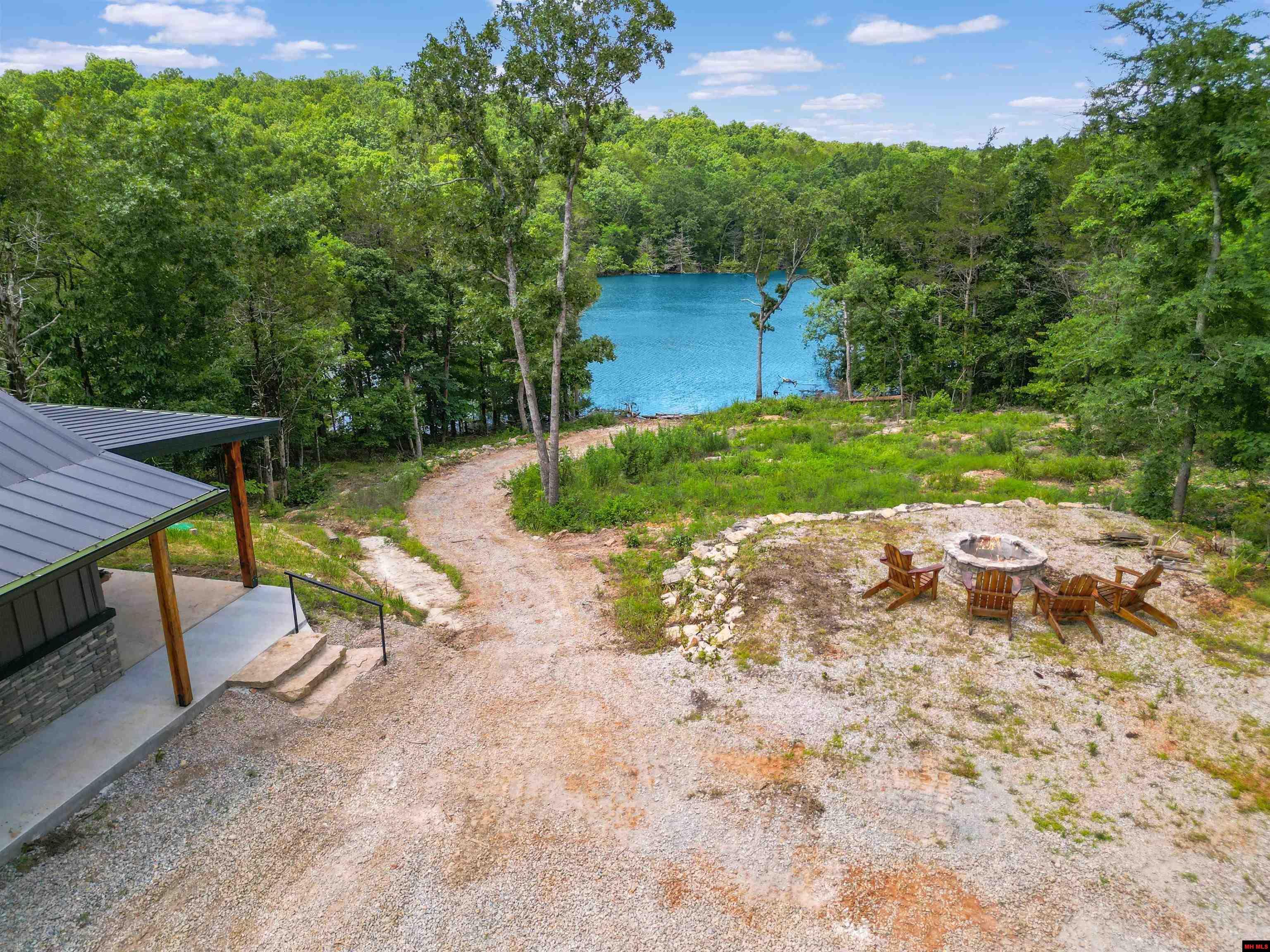 100 OAK LEAF TRAIL