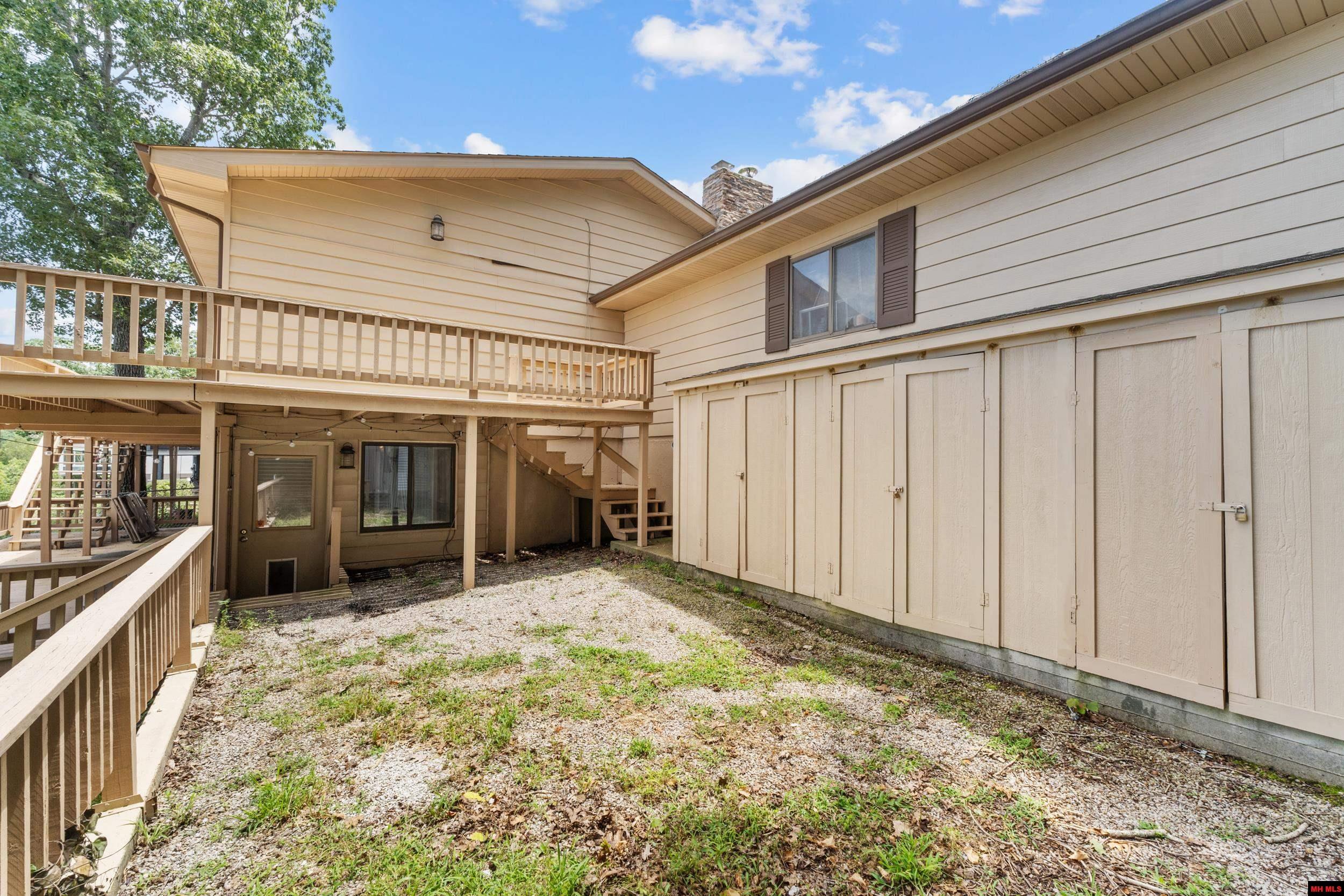 270 FERNCLIFF POINT