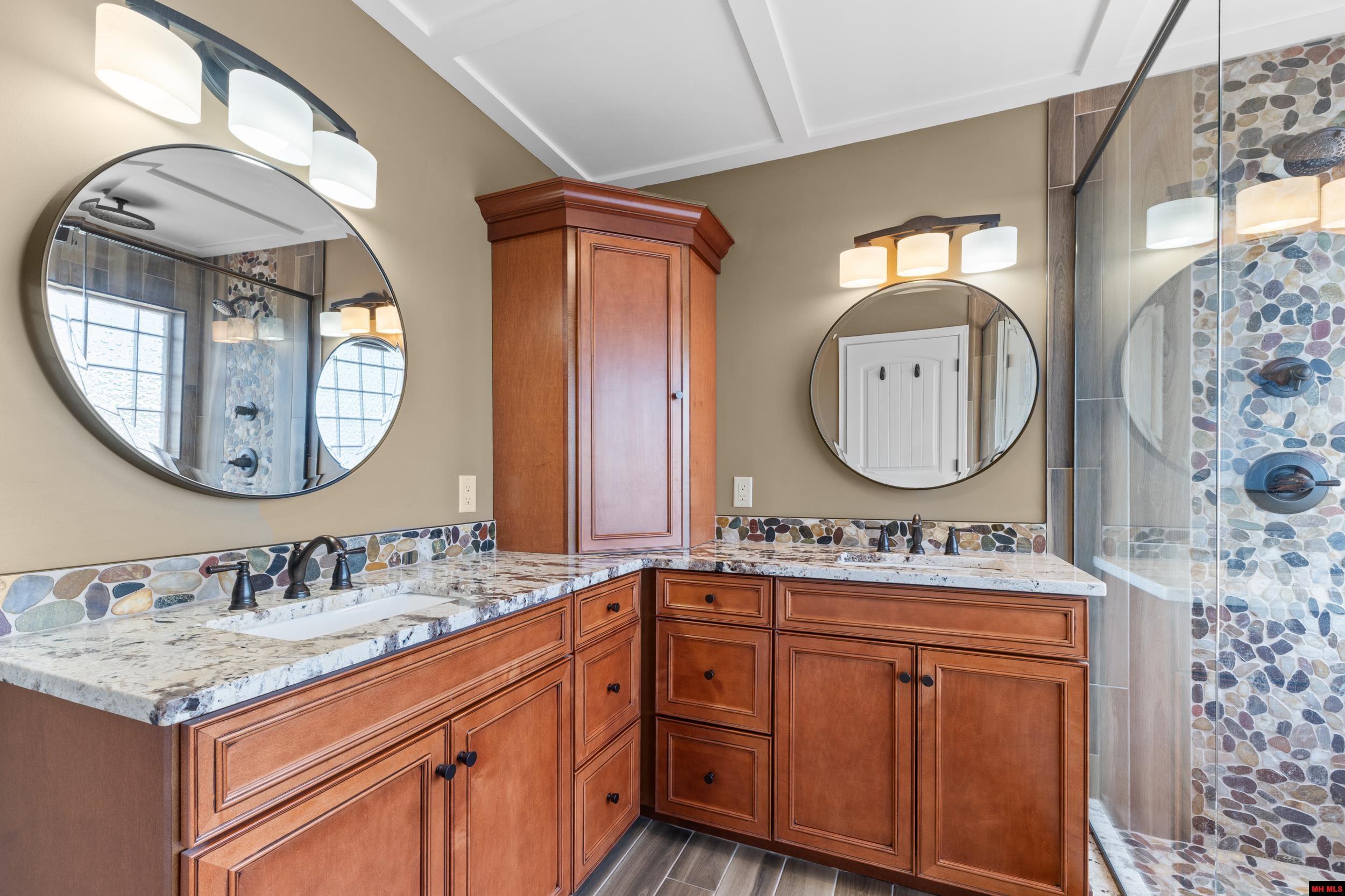 270 FERNCLIFF POINT
