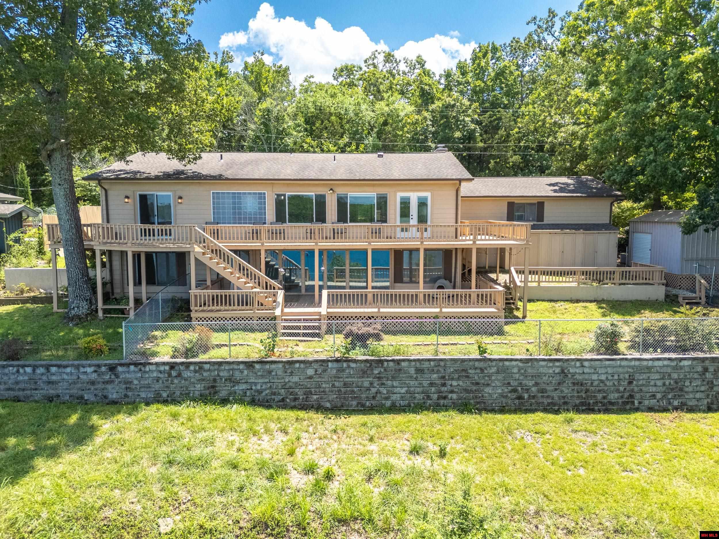 270 FERNCLIFF POINT