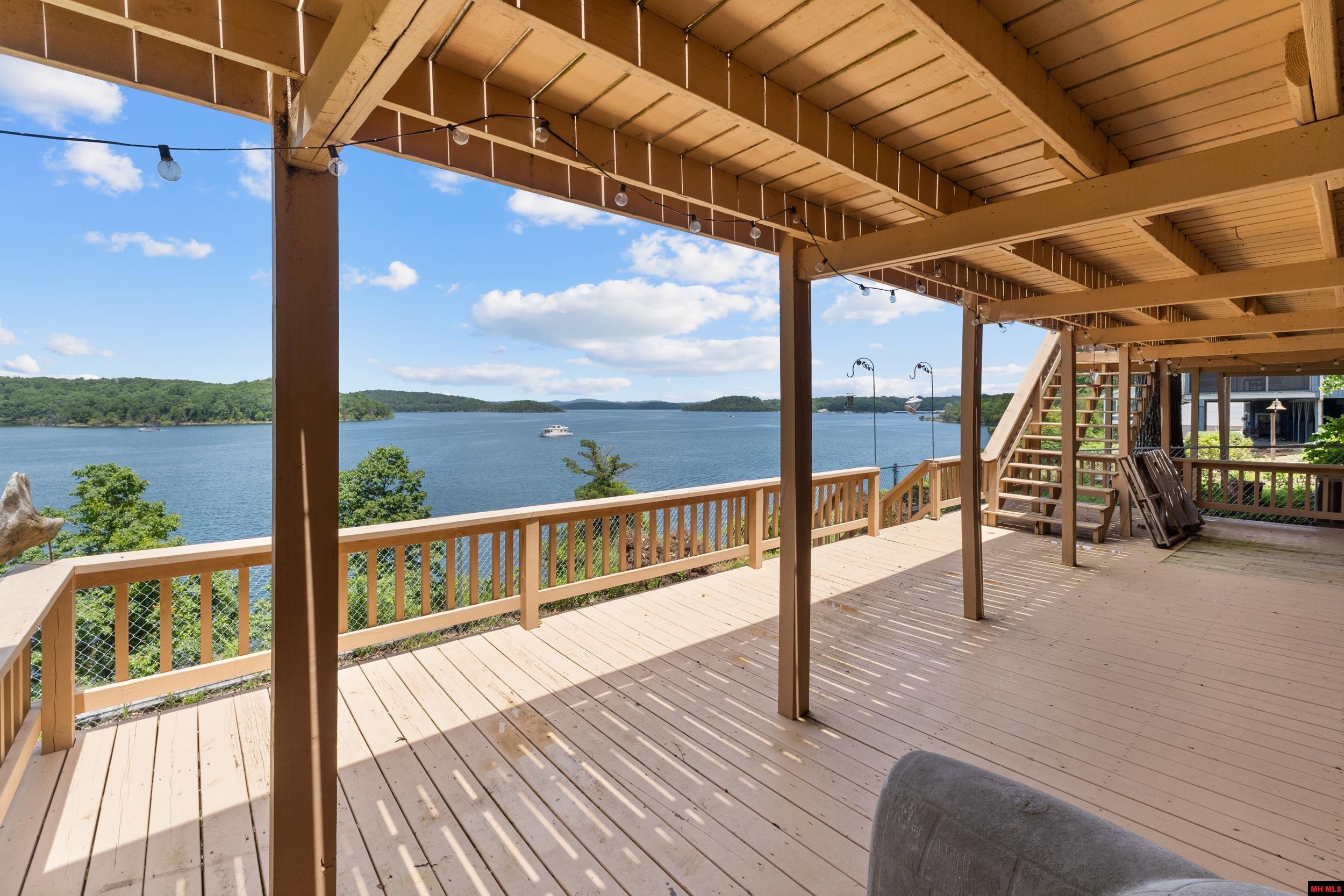 270 FERNCLIFF POINT