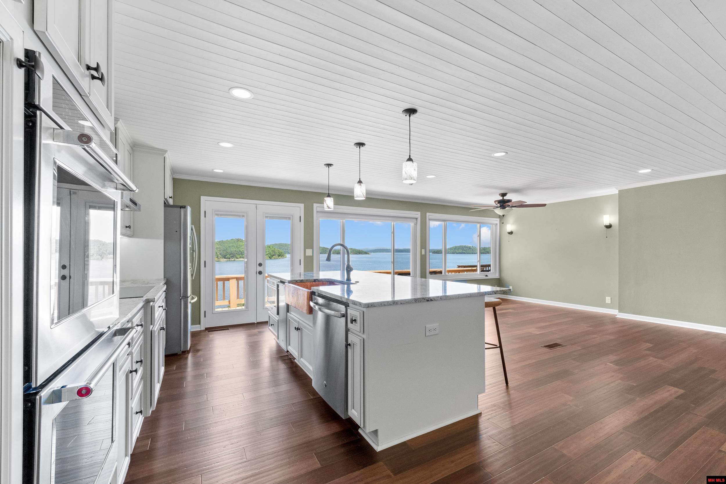 270 FERNCLIFF POINT