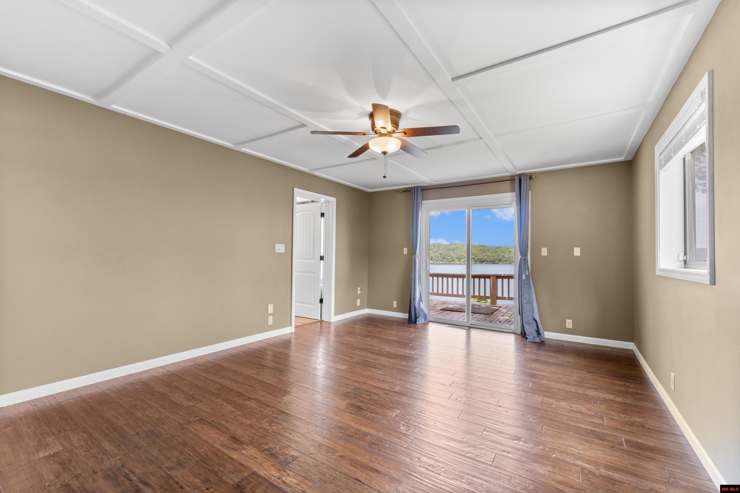 270 FERNCLIFF POINT