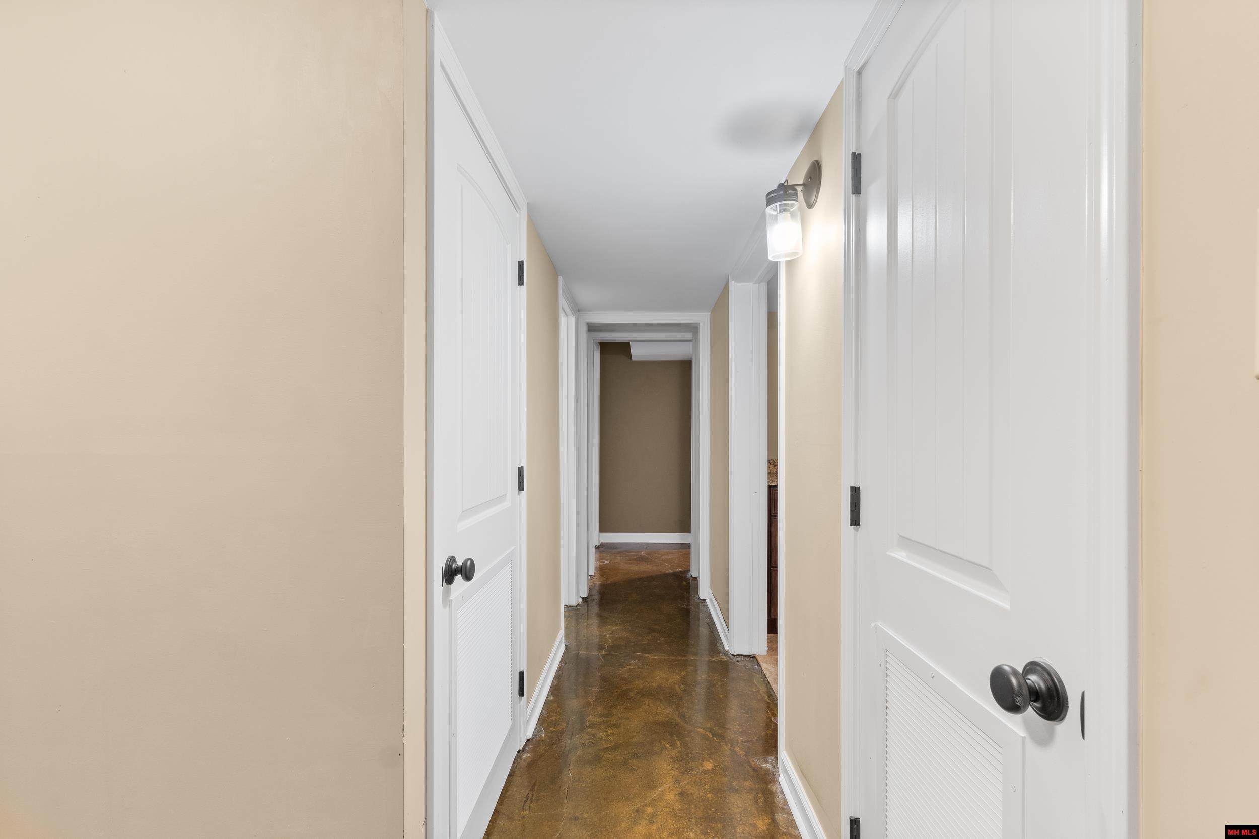 270 FERNCLIFF POINT