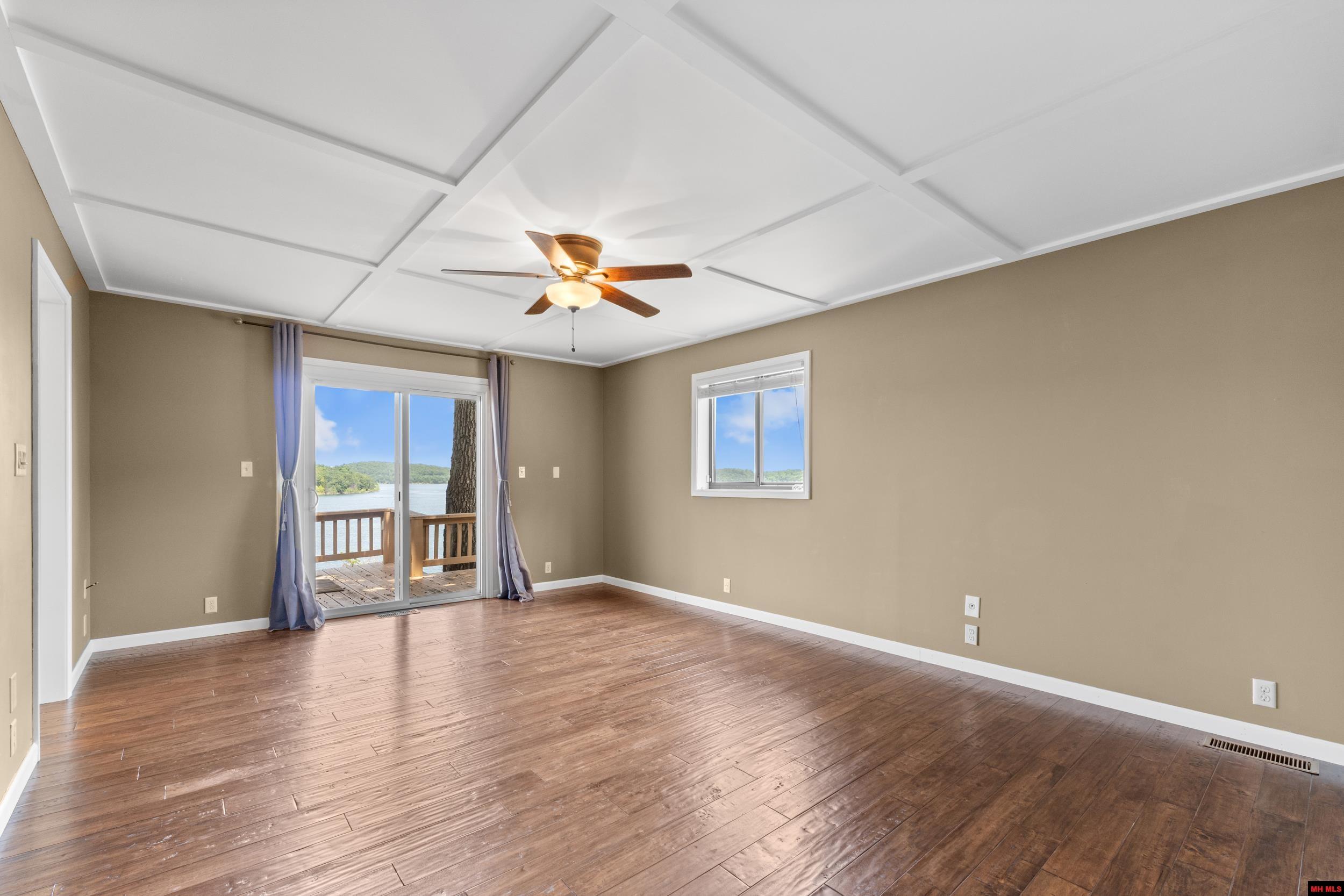 270 FERNCLIFF POINT