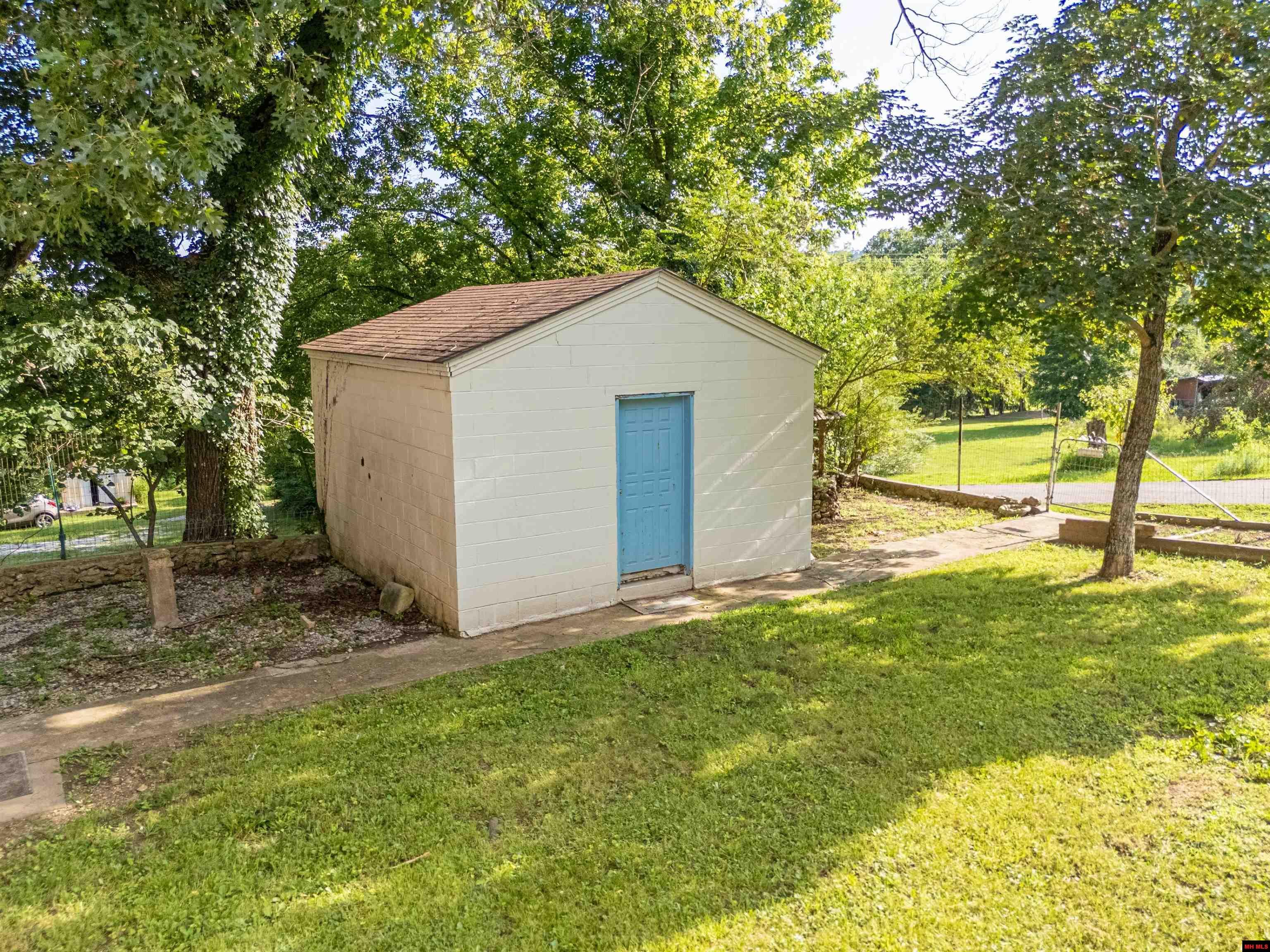 225 BLEVINS STREET