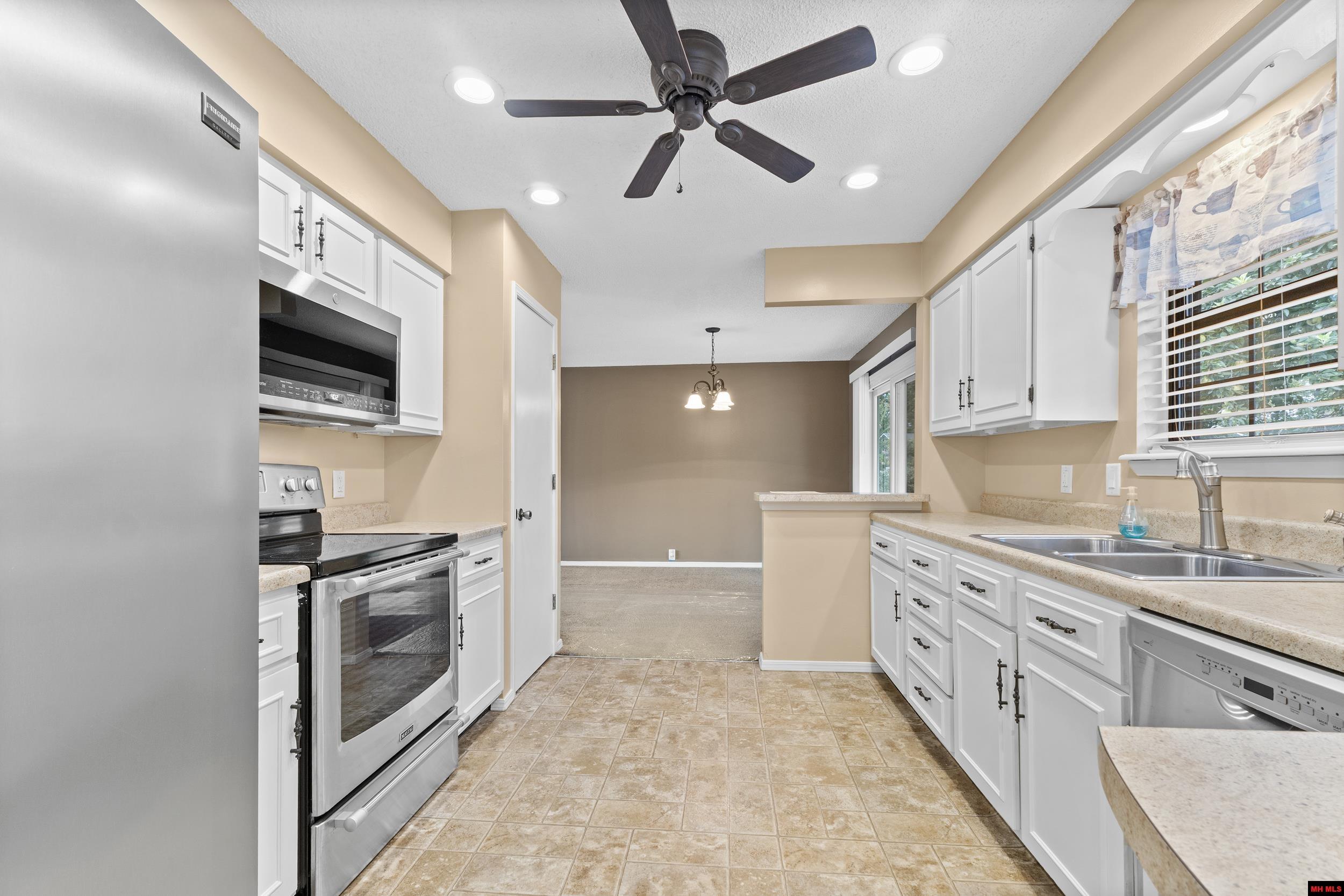 1001 HEATHERDOWN TRAIL