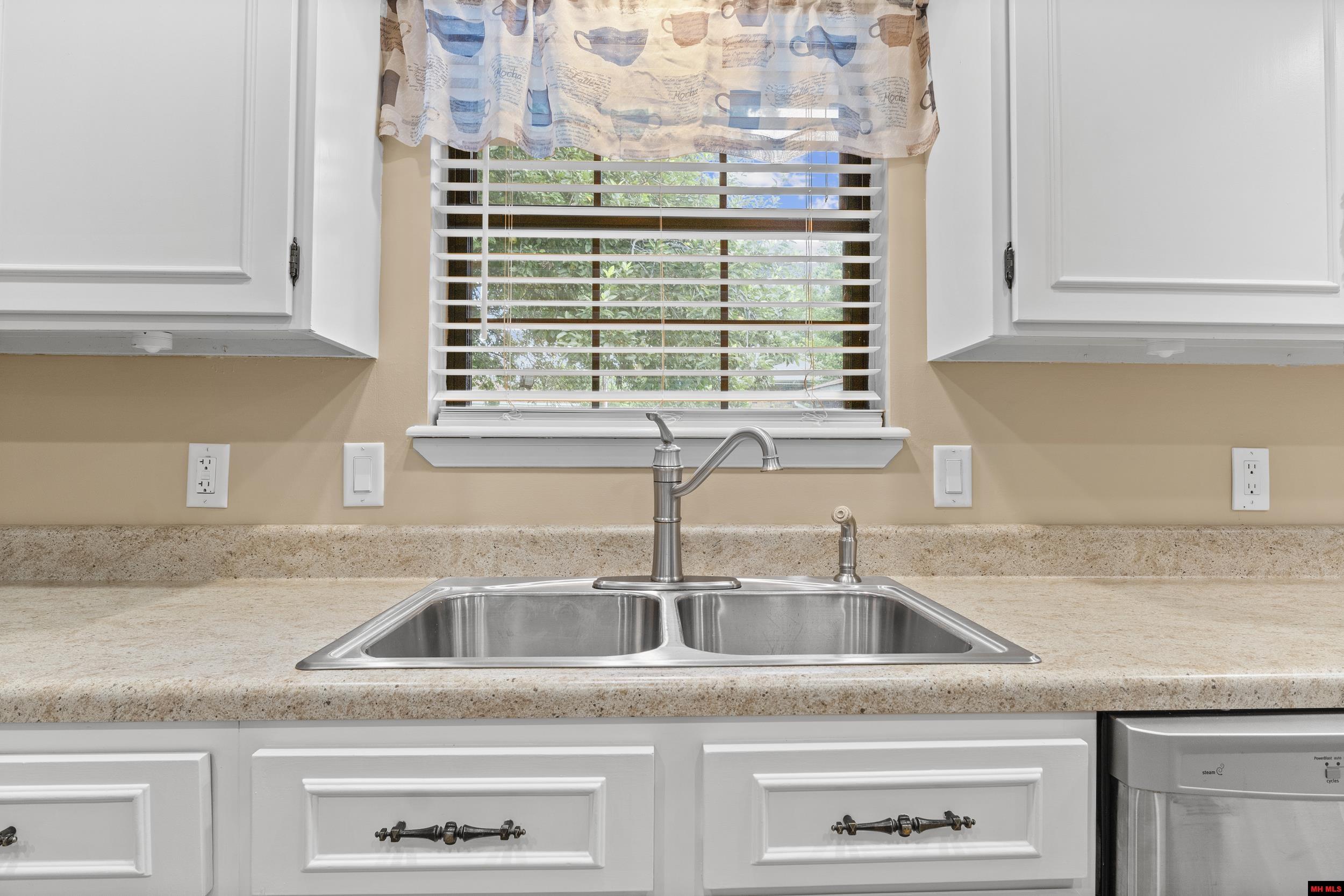 1001 HEATHERDOWN TRAIL