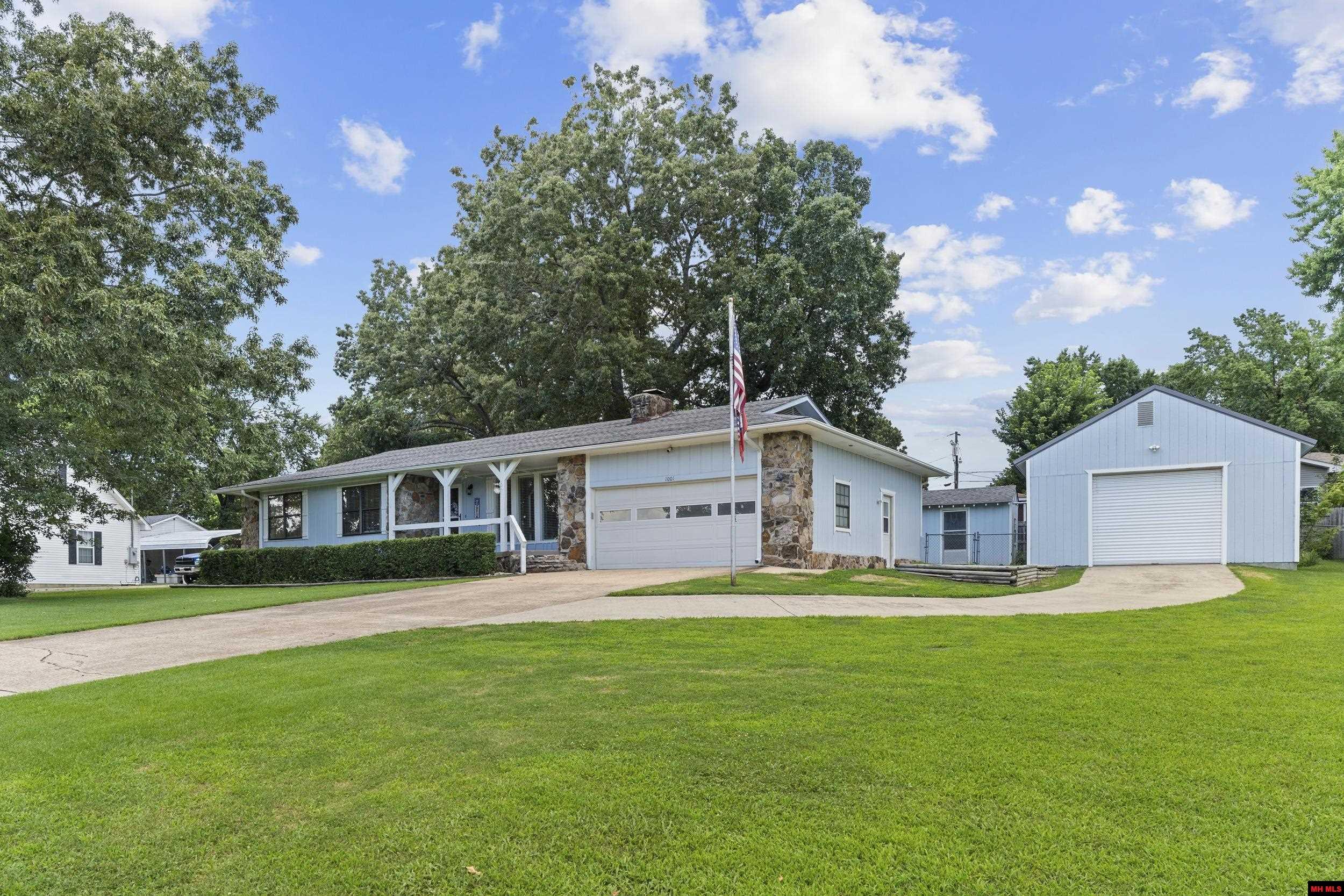 1001 HEATHERDOWN TRAIL