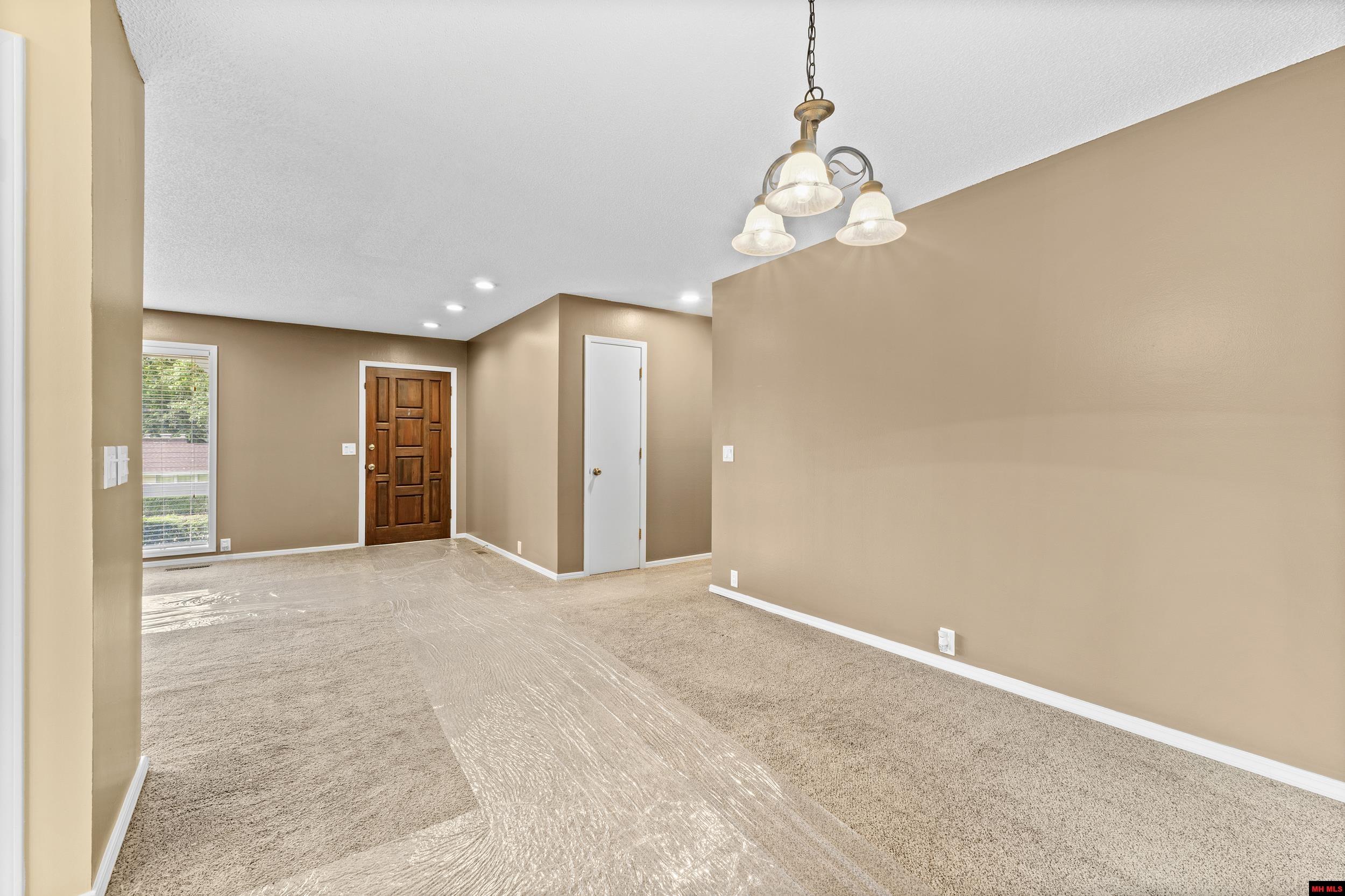 1001 HEATHERDOWN TRAIL