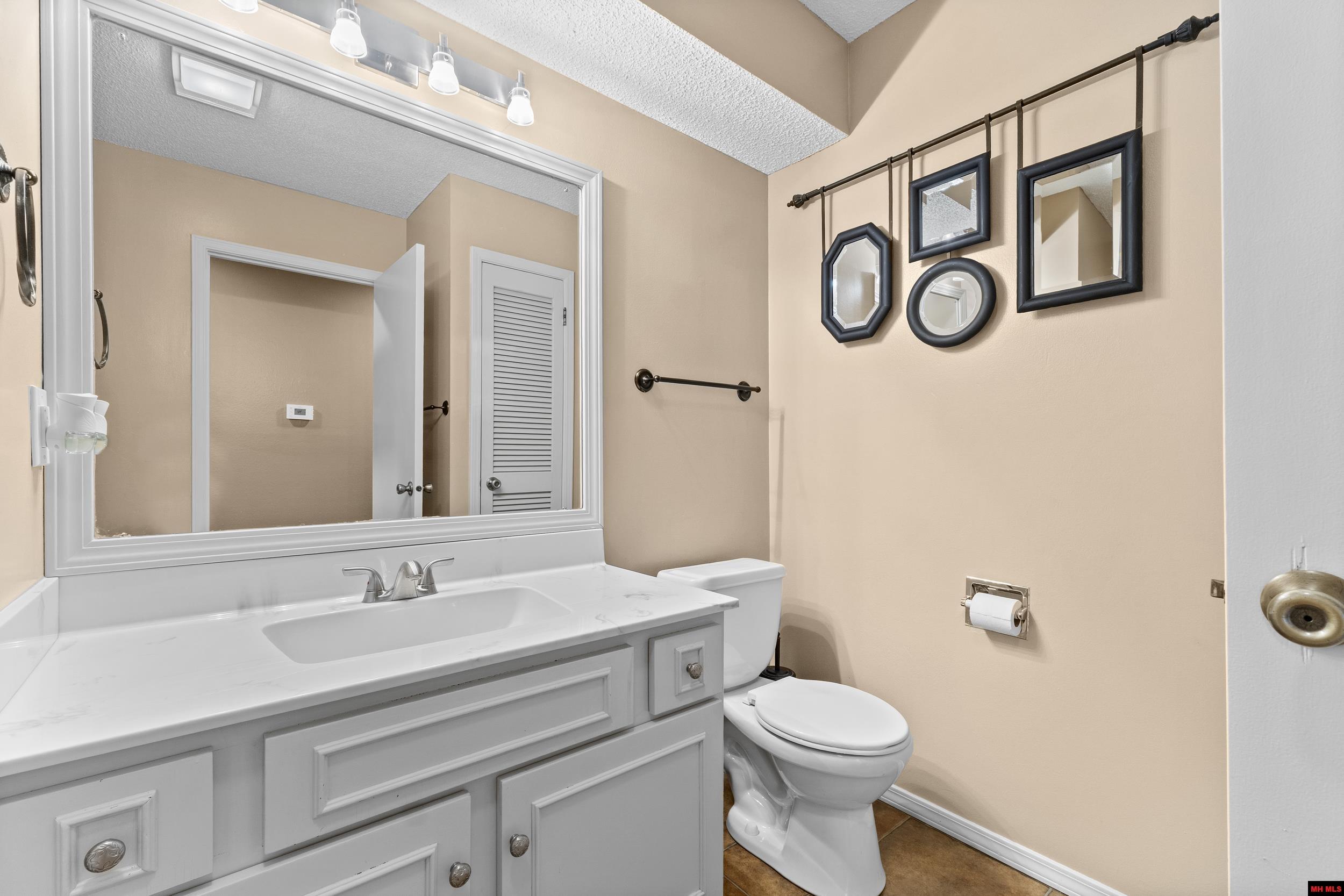 1001 HEATHERDOWN TRAIL