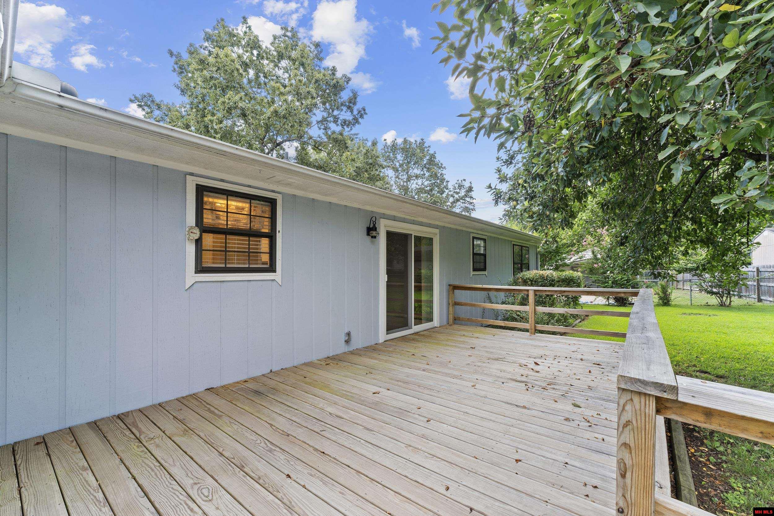 1001 HEATHERDOWN TRAIL