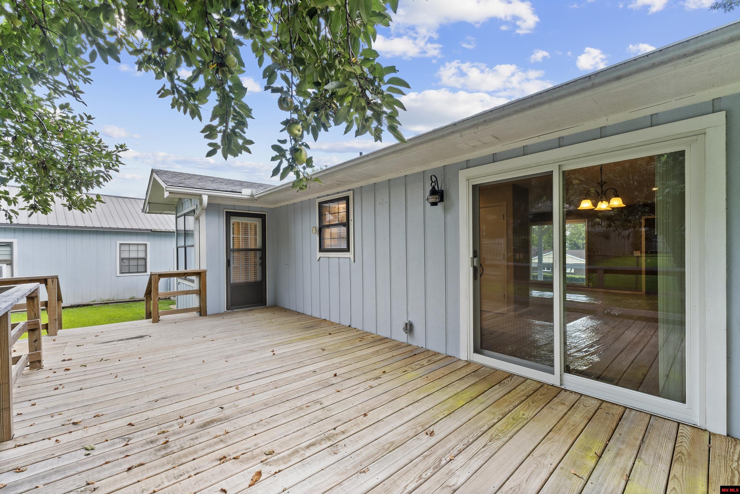 1001 HEATHERDOWN TRAIL