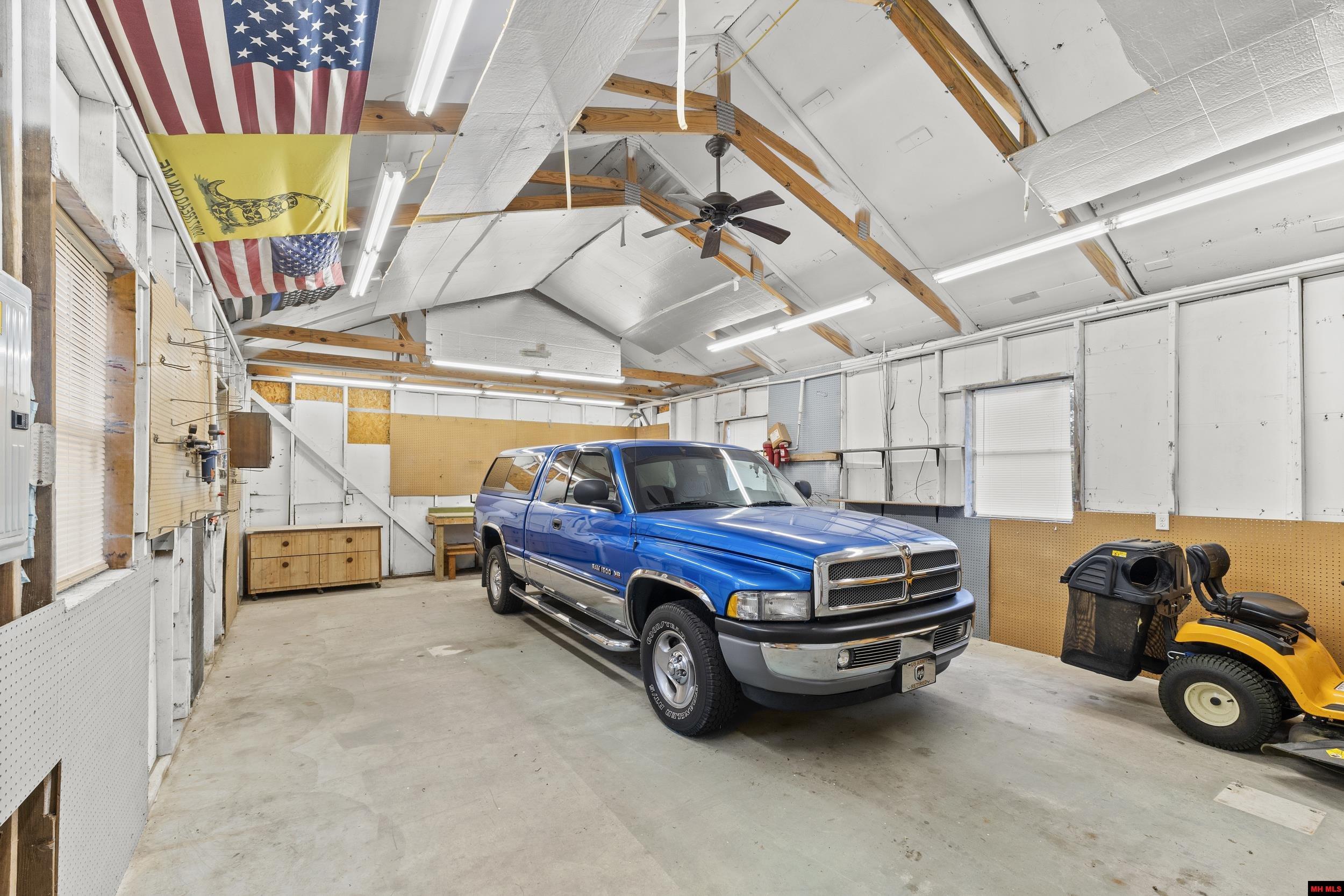 1001 HEATHERDOWN TRAIL