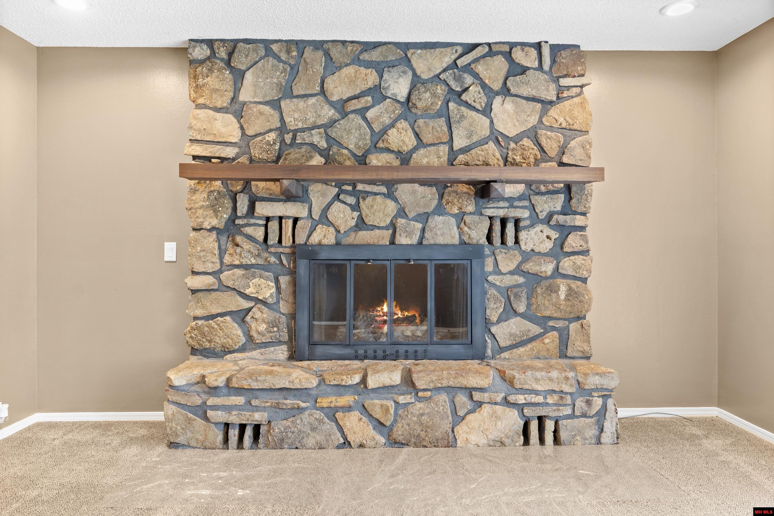 1001 HEATHERDOWN TRAIL