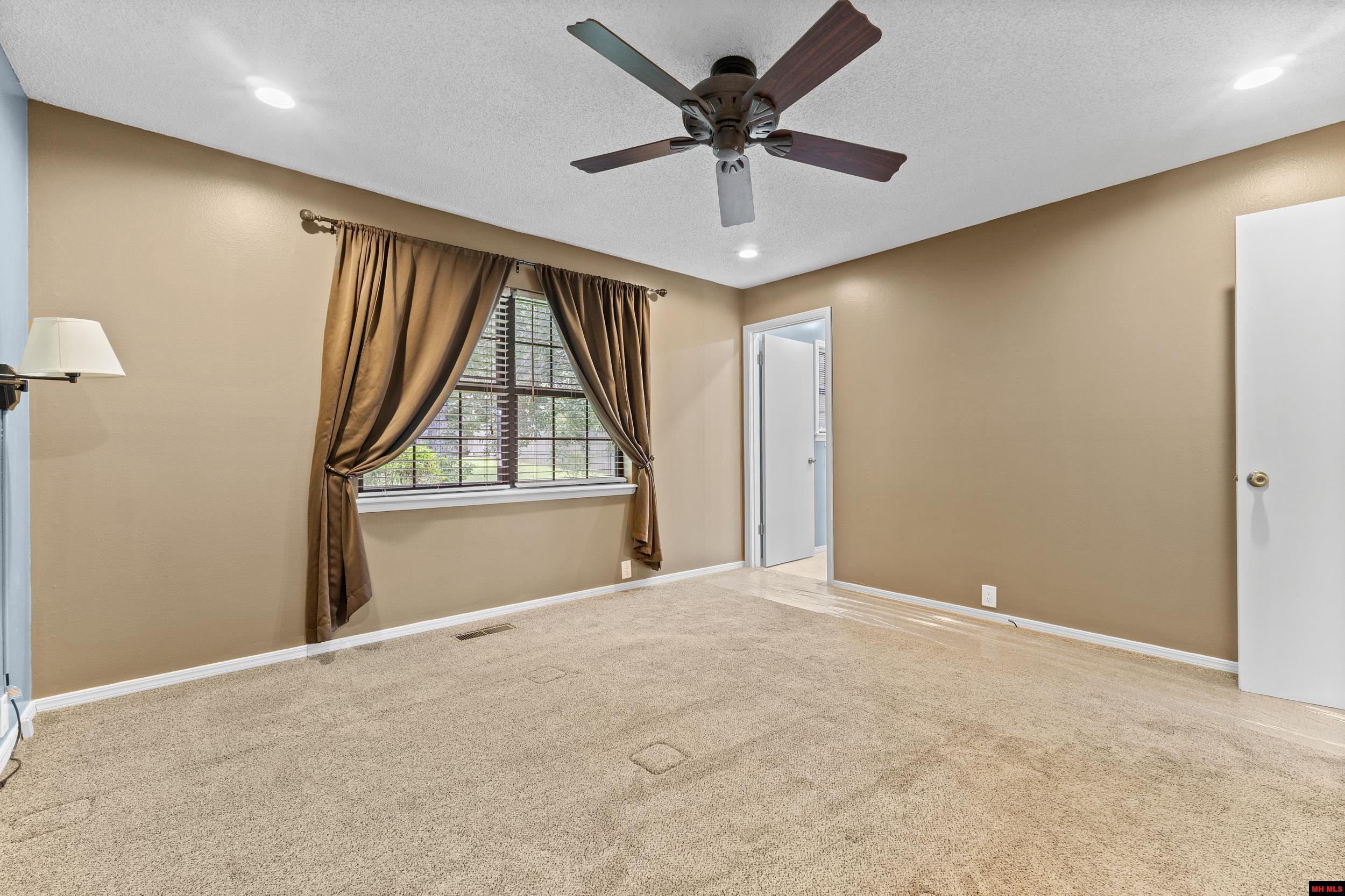 1001 HEATHERDOWN TRAIL