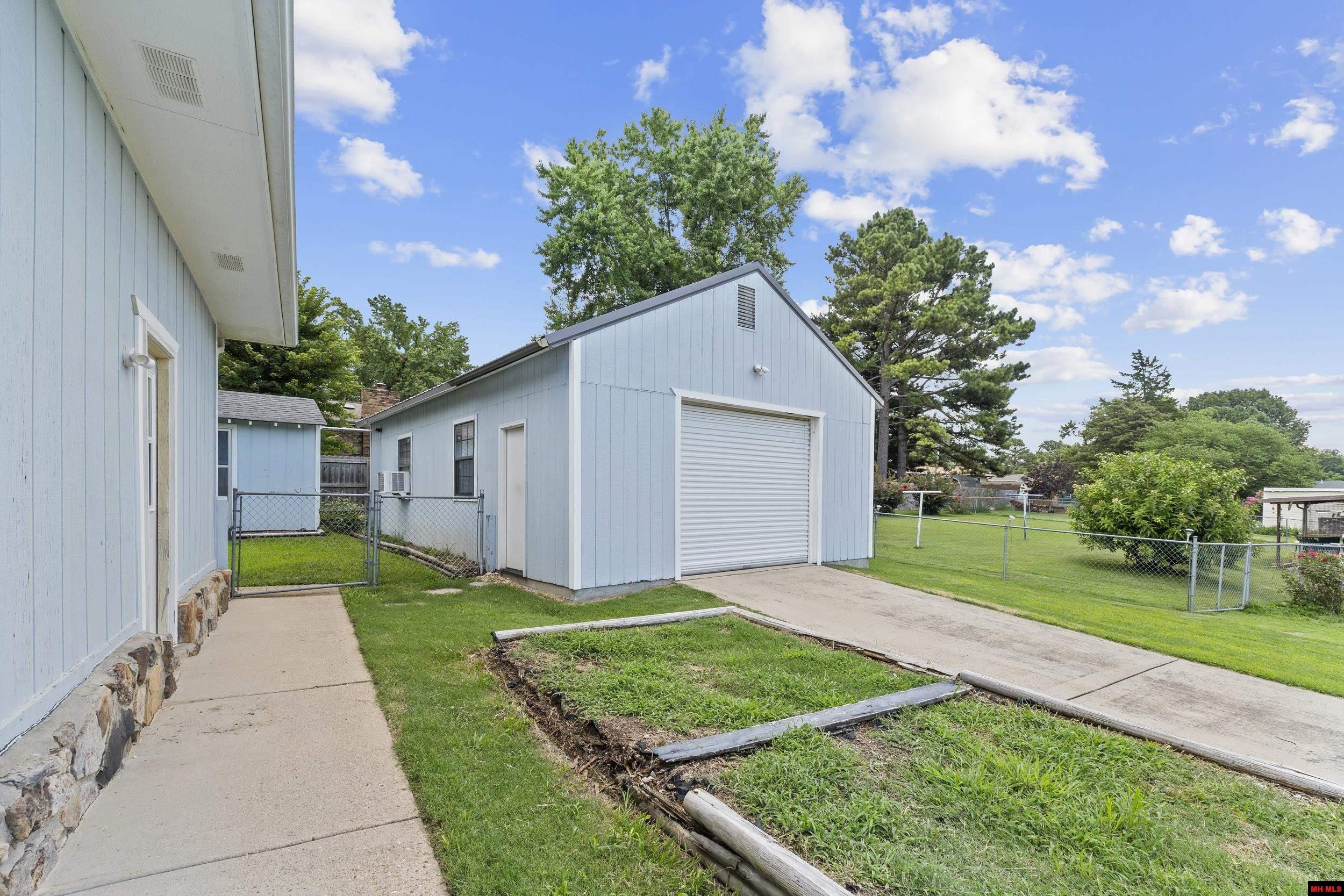 1001 HEATHERDOWN TRAIL