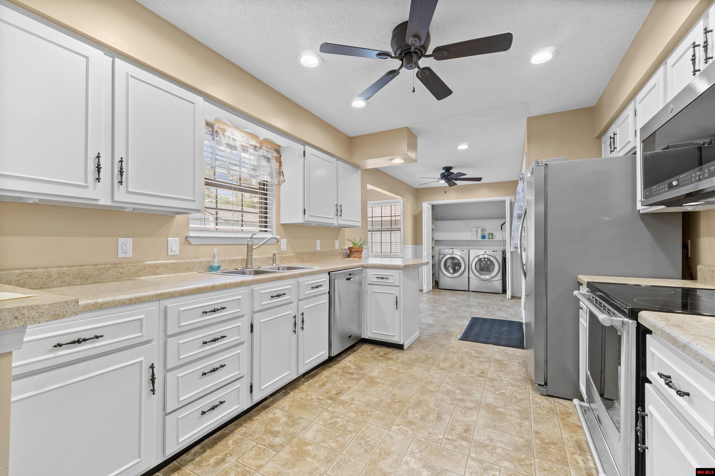 1001 HEATHERDOWN TRAIL