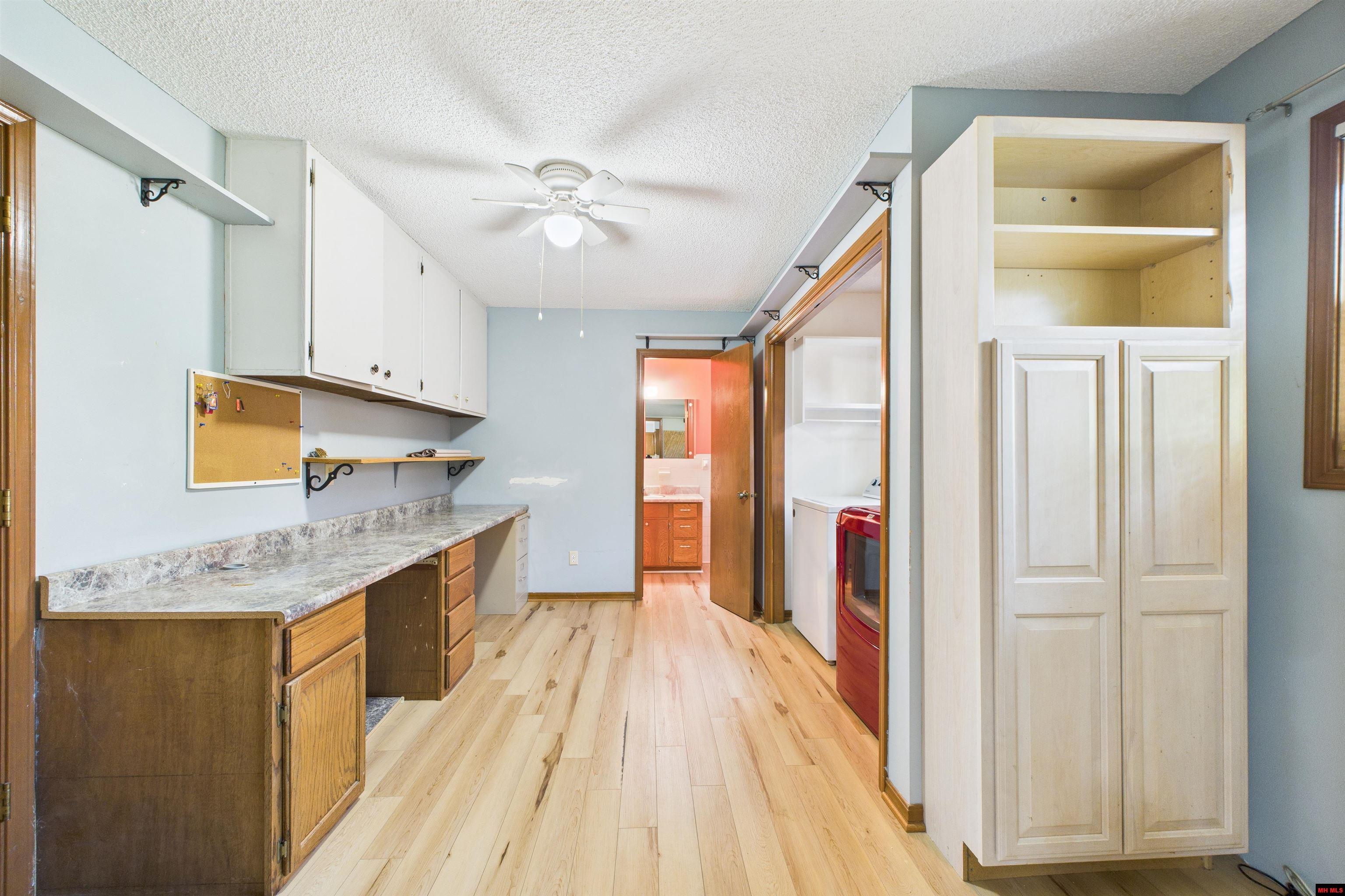 128 SUNSHINE CIRCLE