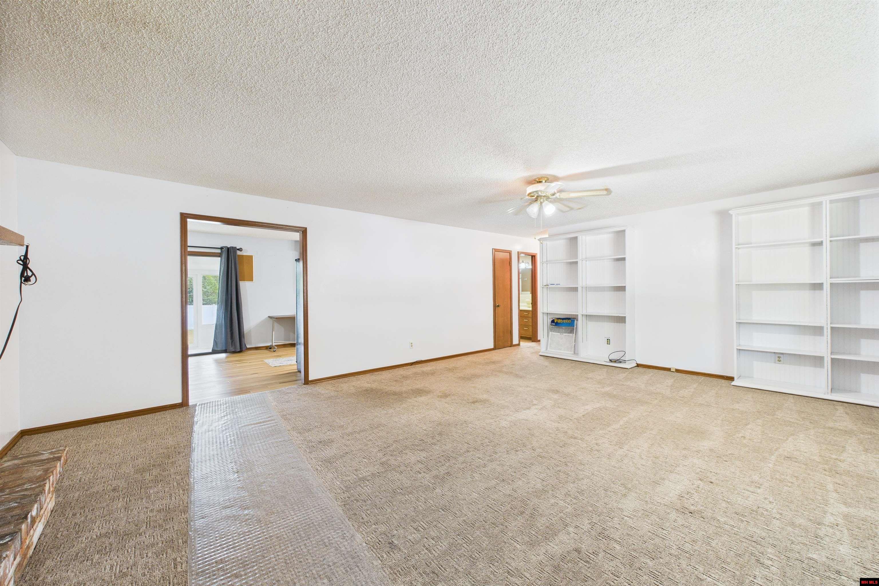 128 SUNSHINE CIRCLE