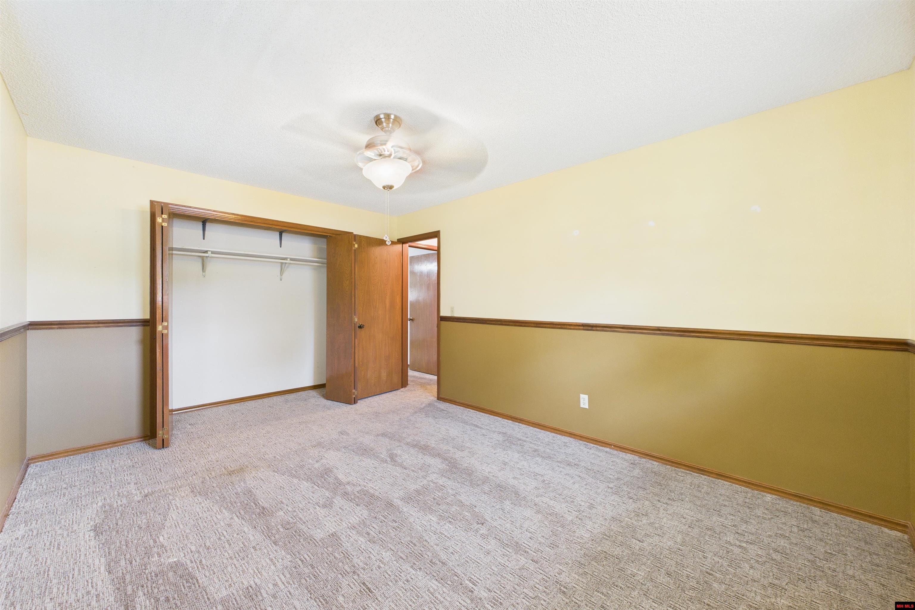 128 SUNSHINE CIRCLE