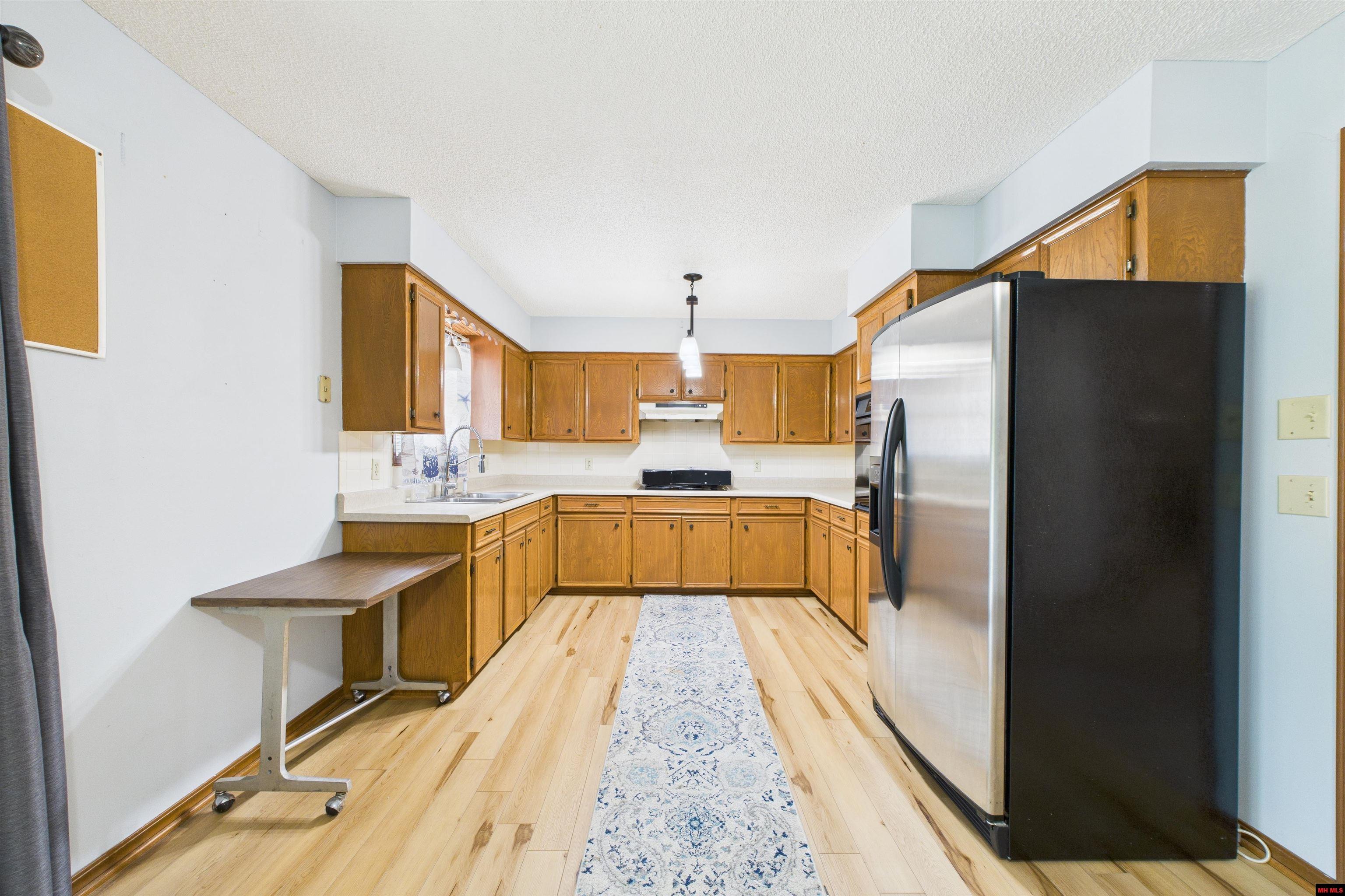 128 SUNSHINE CIRCLE