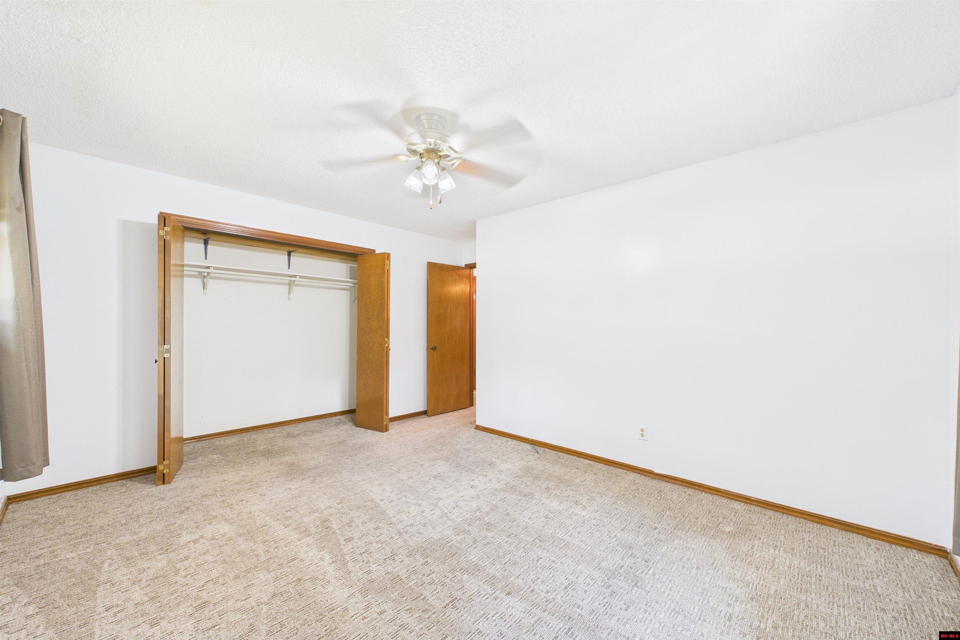128 SUNSHINE CIRCLE