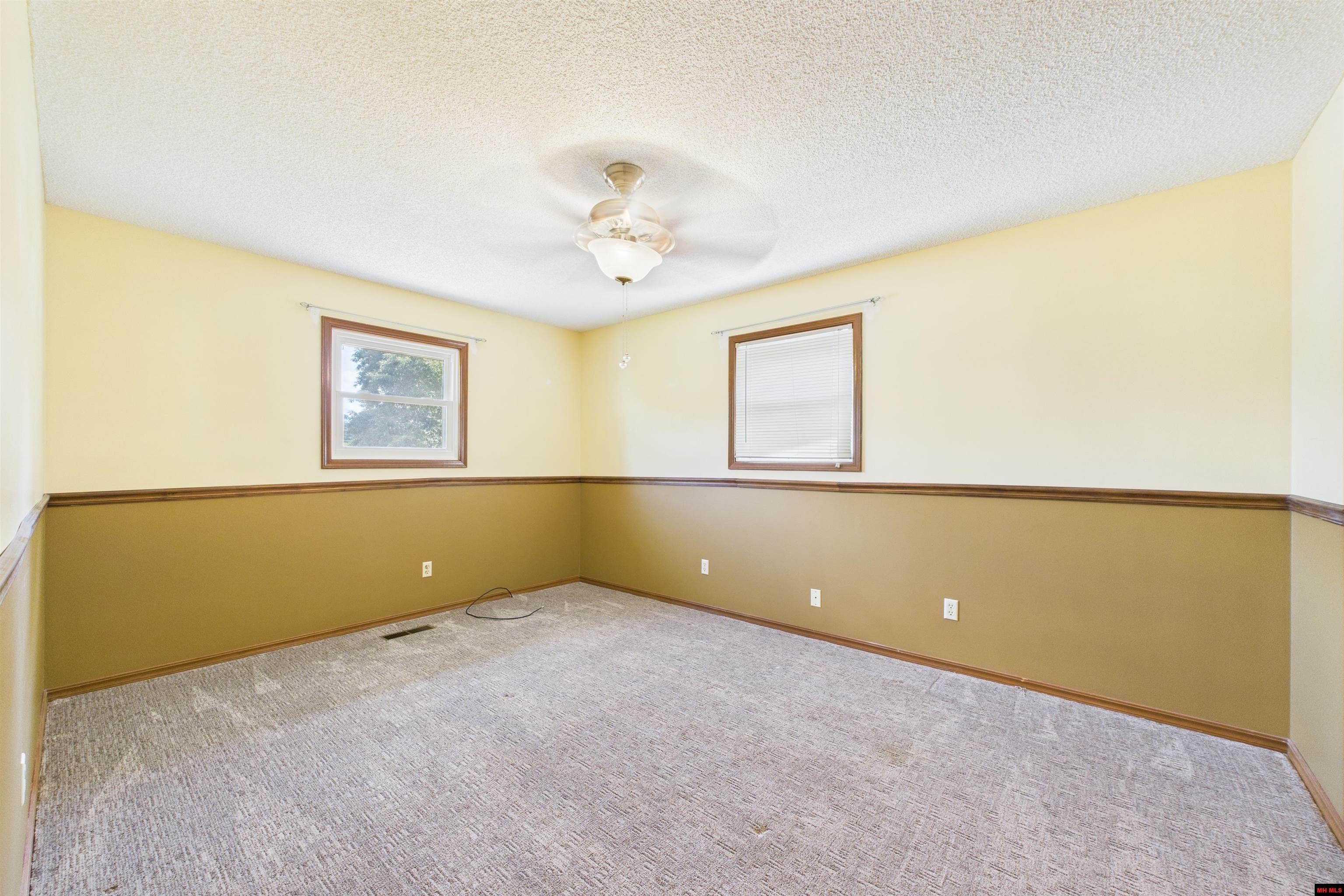 128 SUNSHINE CIRCLE