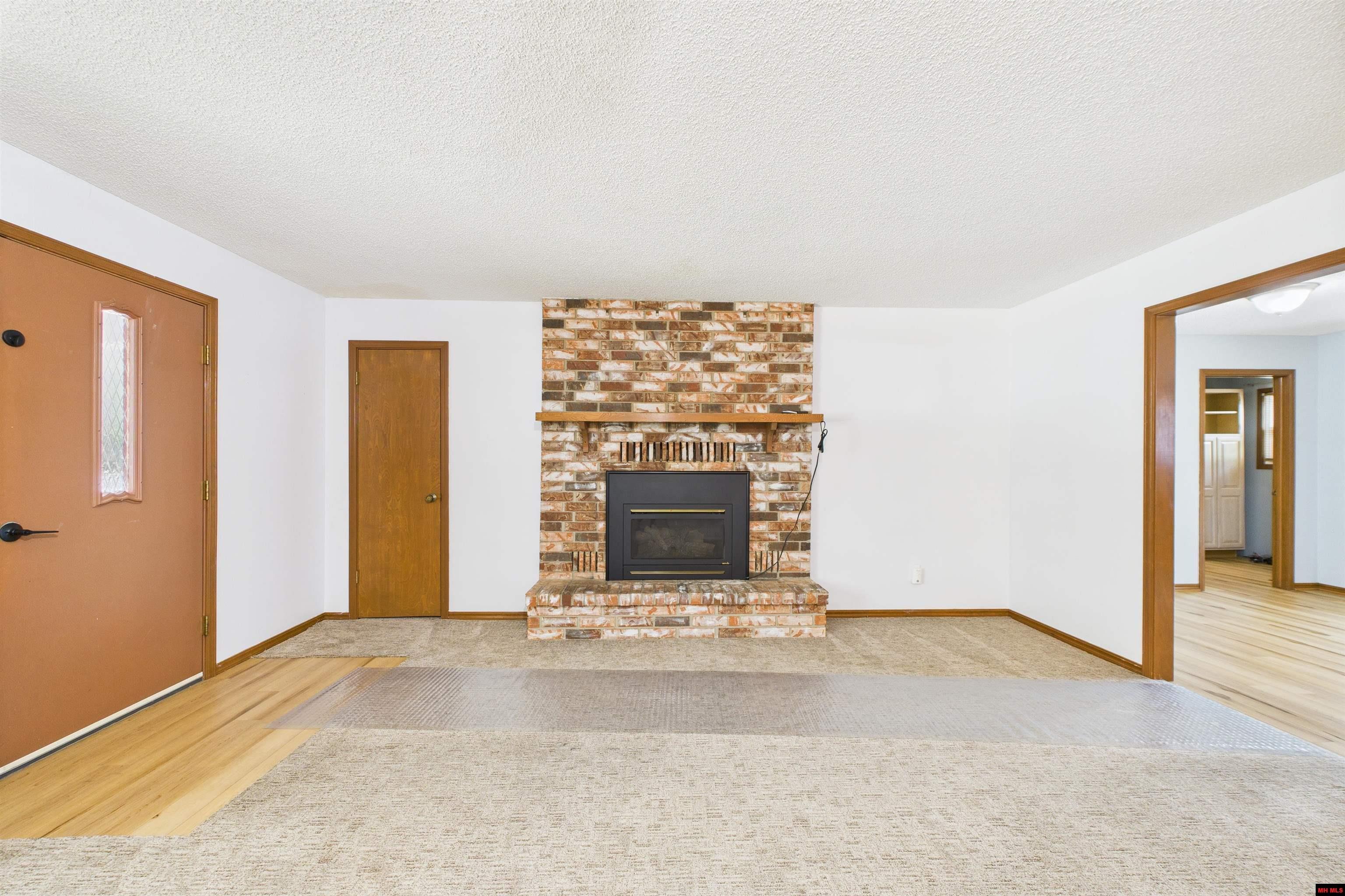 128 SUNSHINE CIRCLE