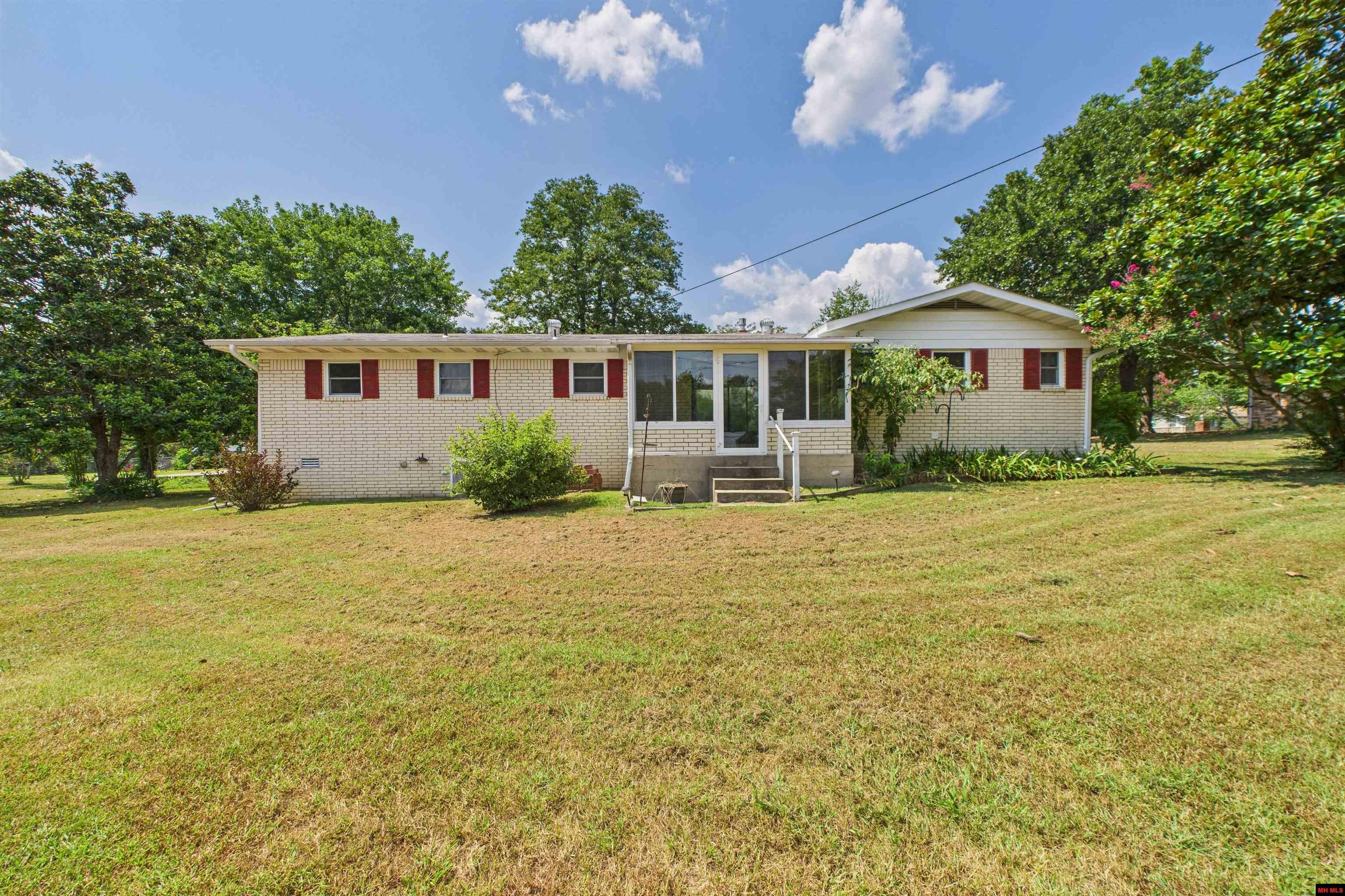 128 SUNSHINE CIRCLE