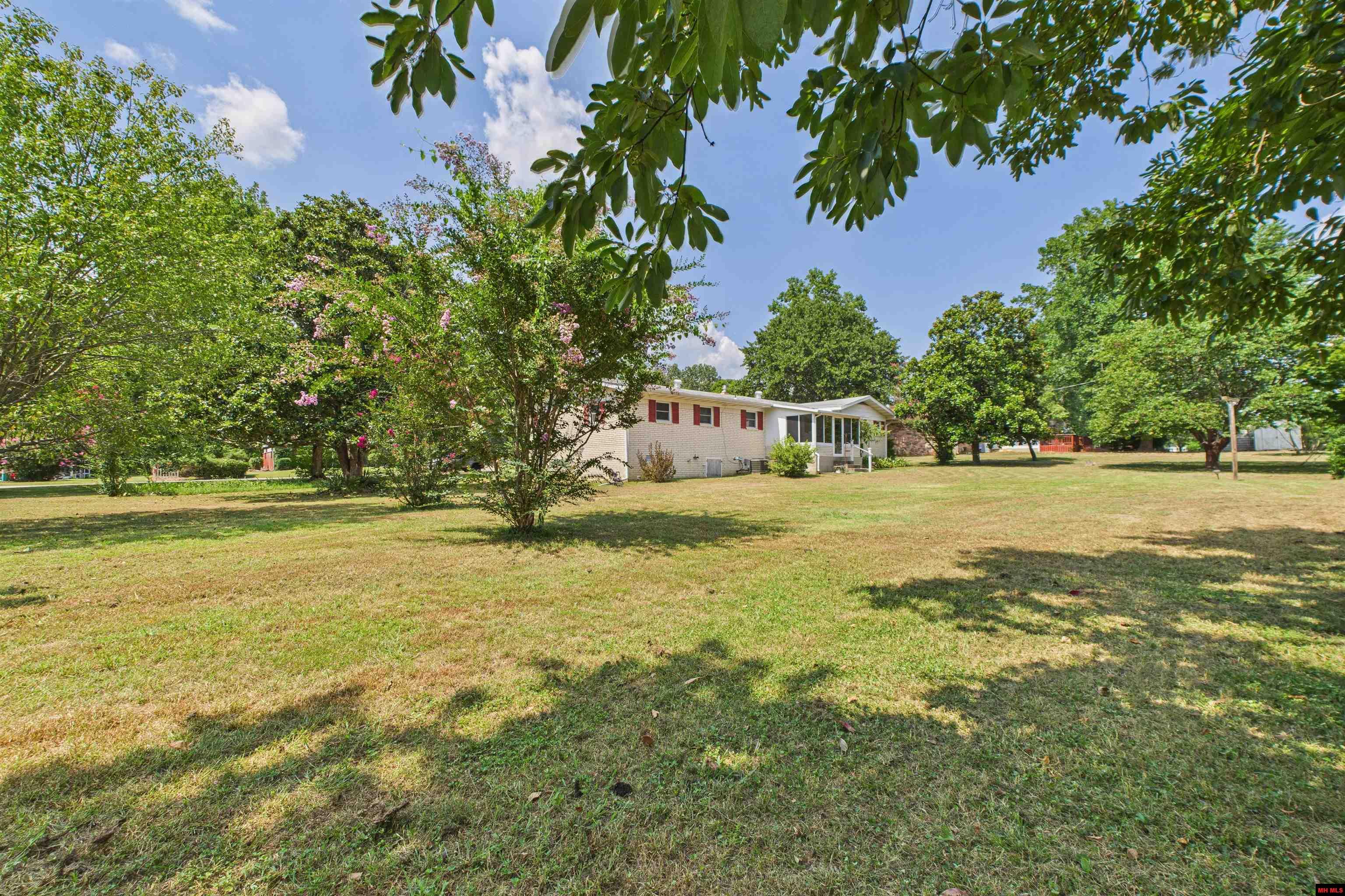 128 SUNSHINE CIRCLE