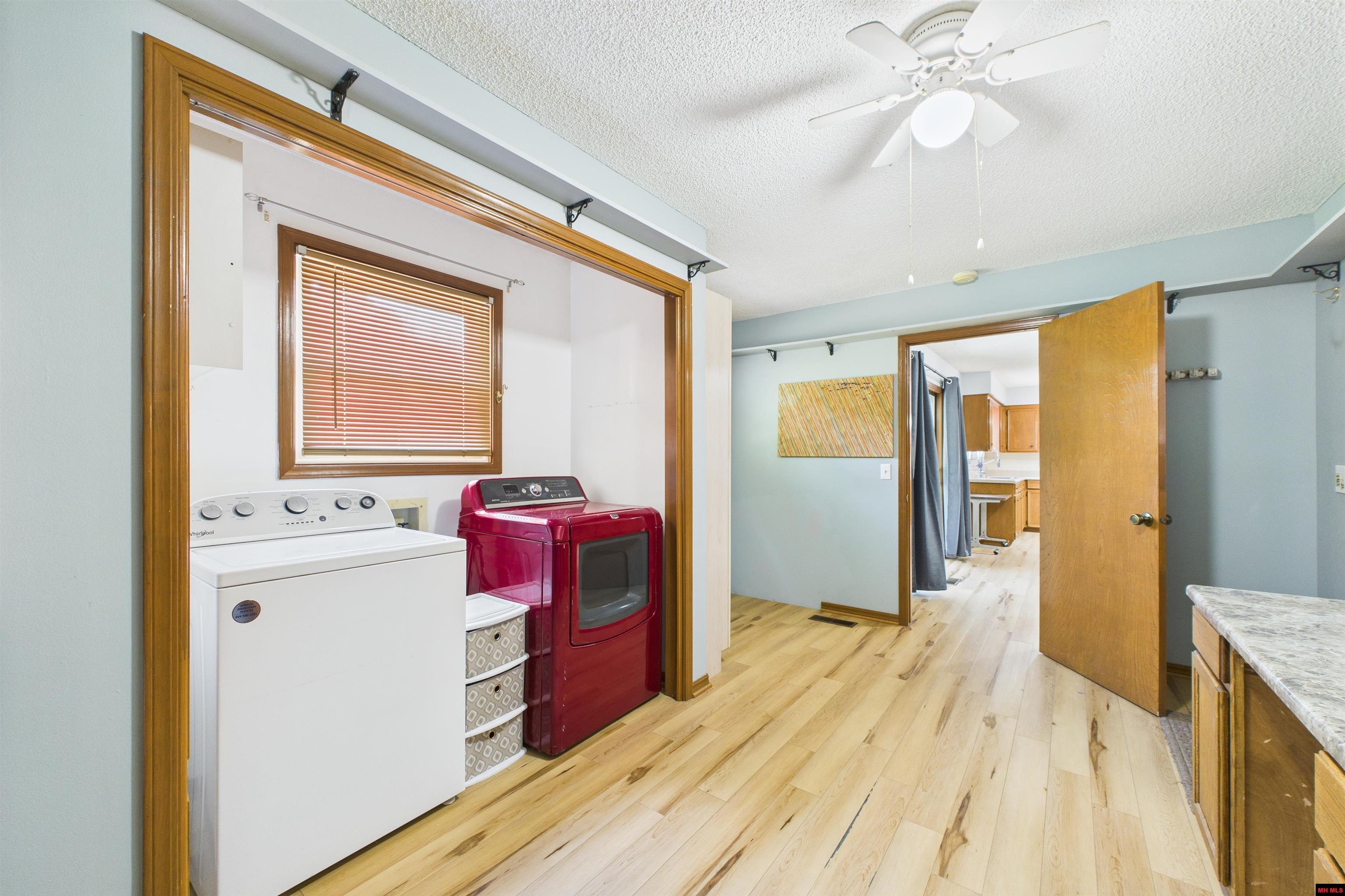 128 SUNSHINE CIRCLE