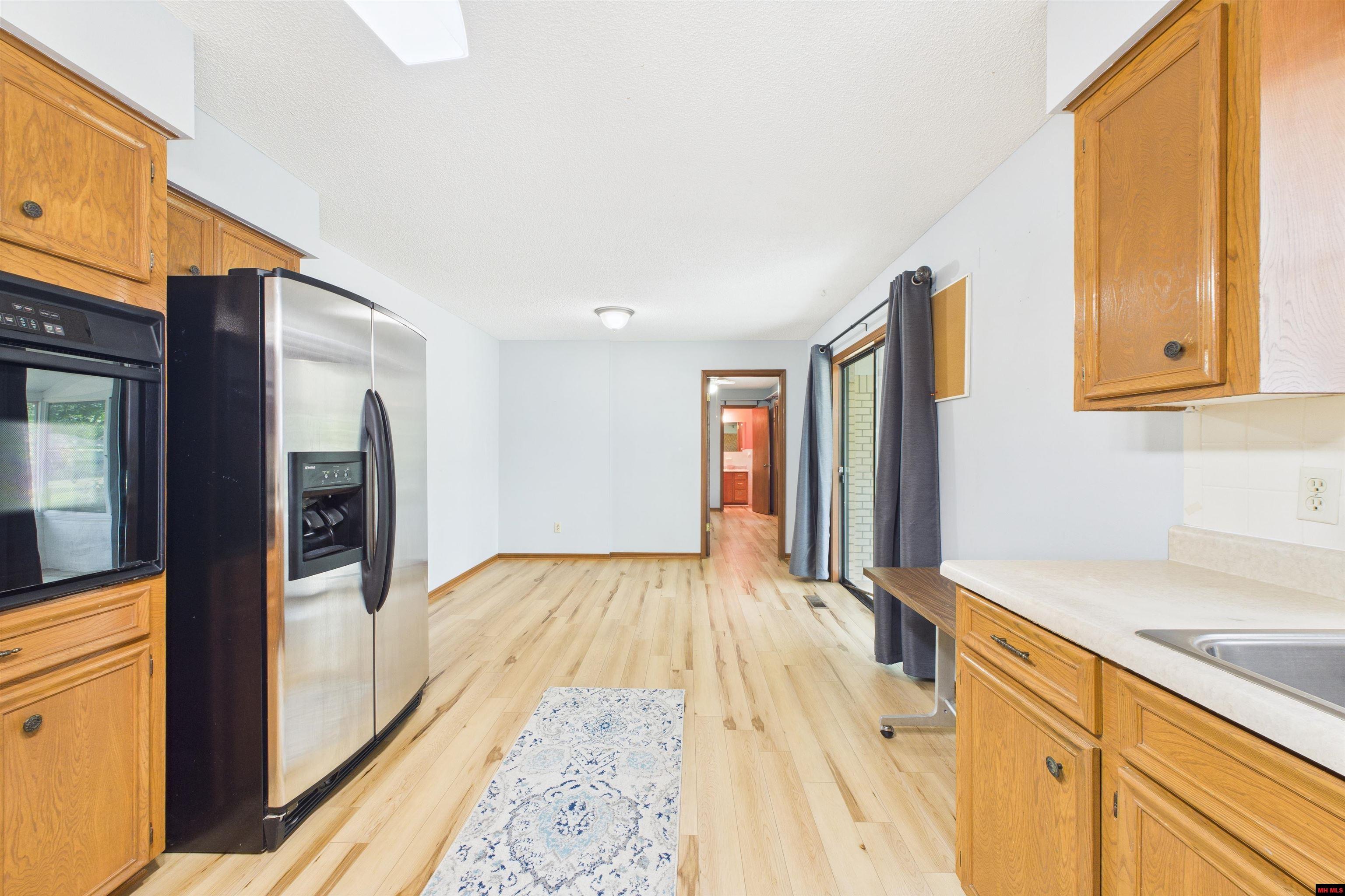 128 SUNSHINE CIRCLE