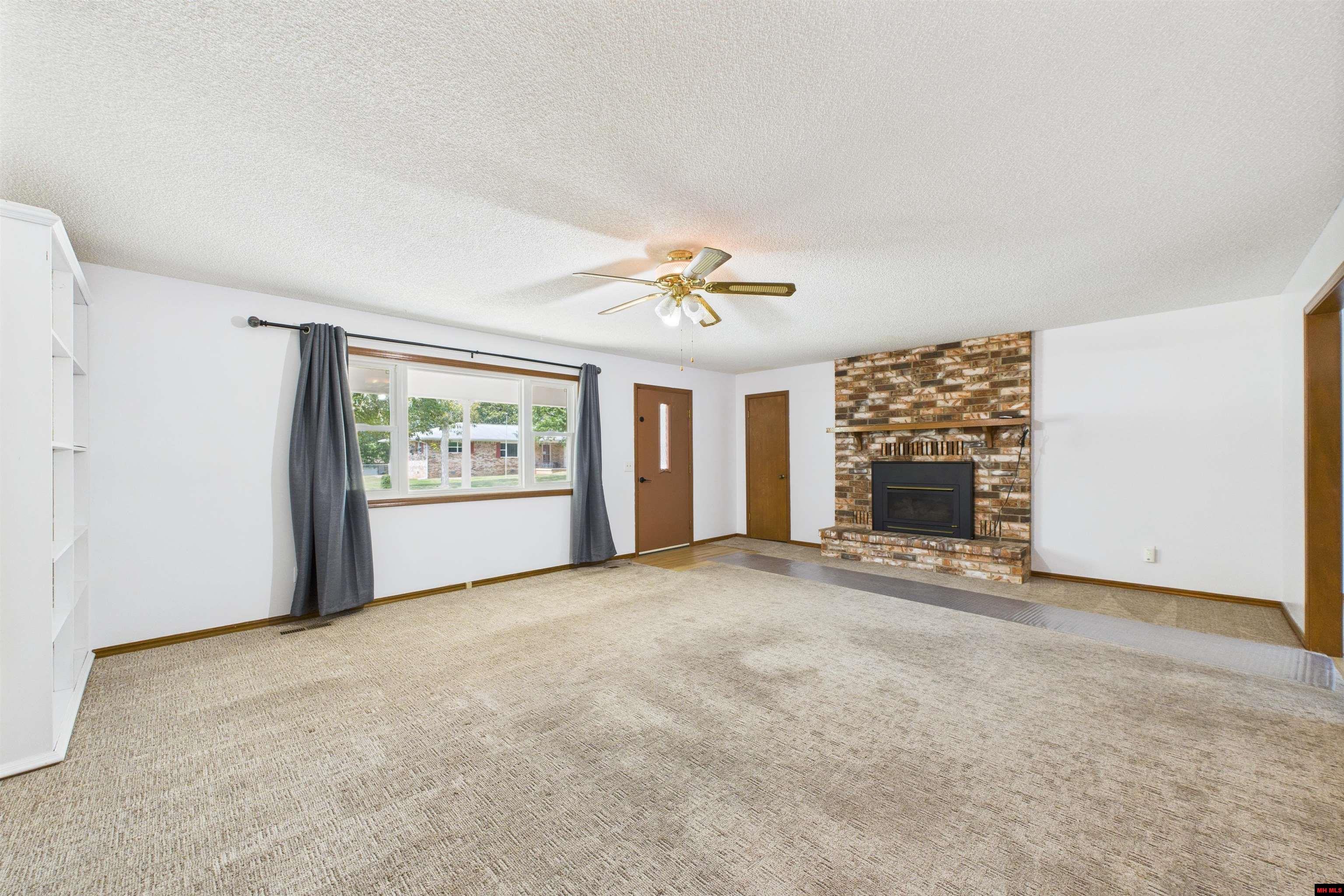 128 SUNSHINE CIRCLE