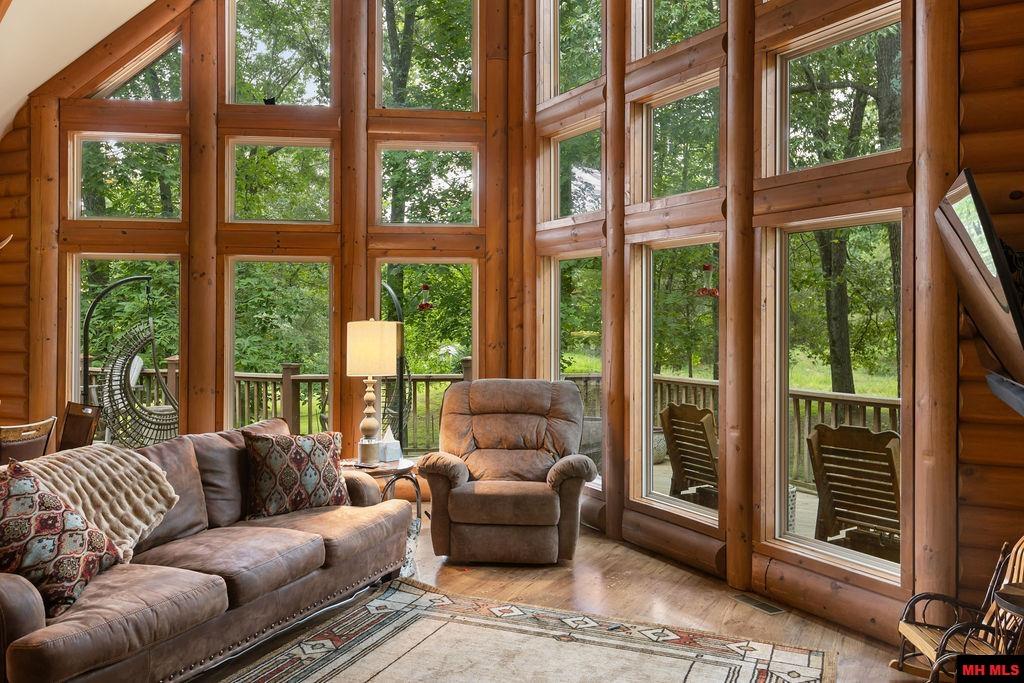 1229 BUFORD SPUR